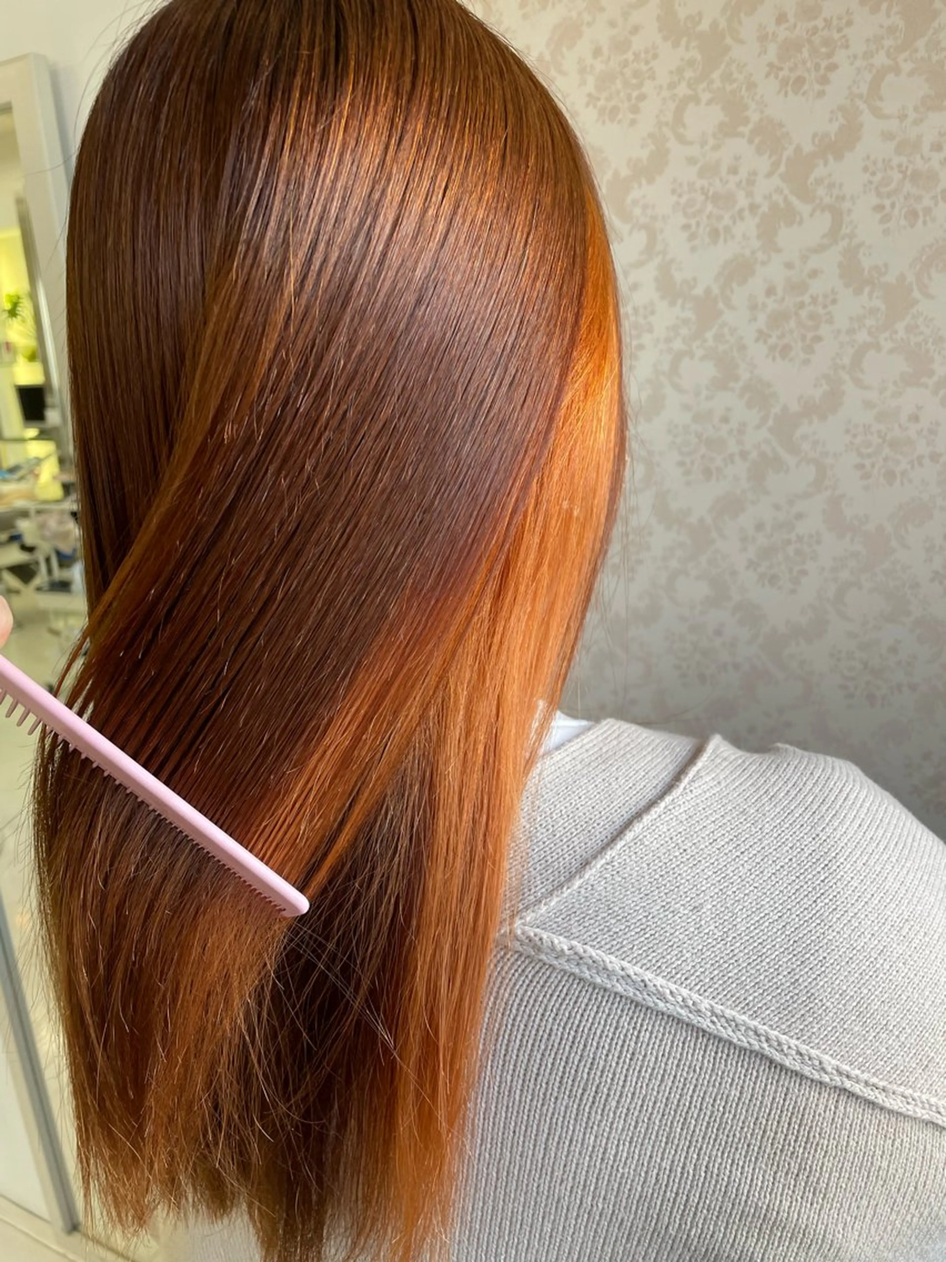 ロング カラー ヘアカラー トリートメント ヒヨシ ルナのヘアスタイル