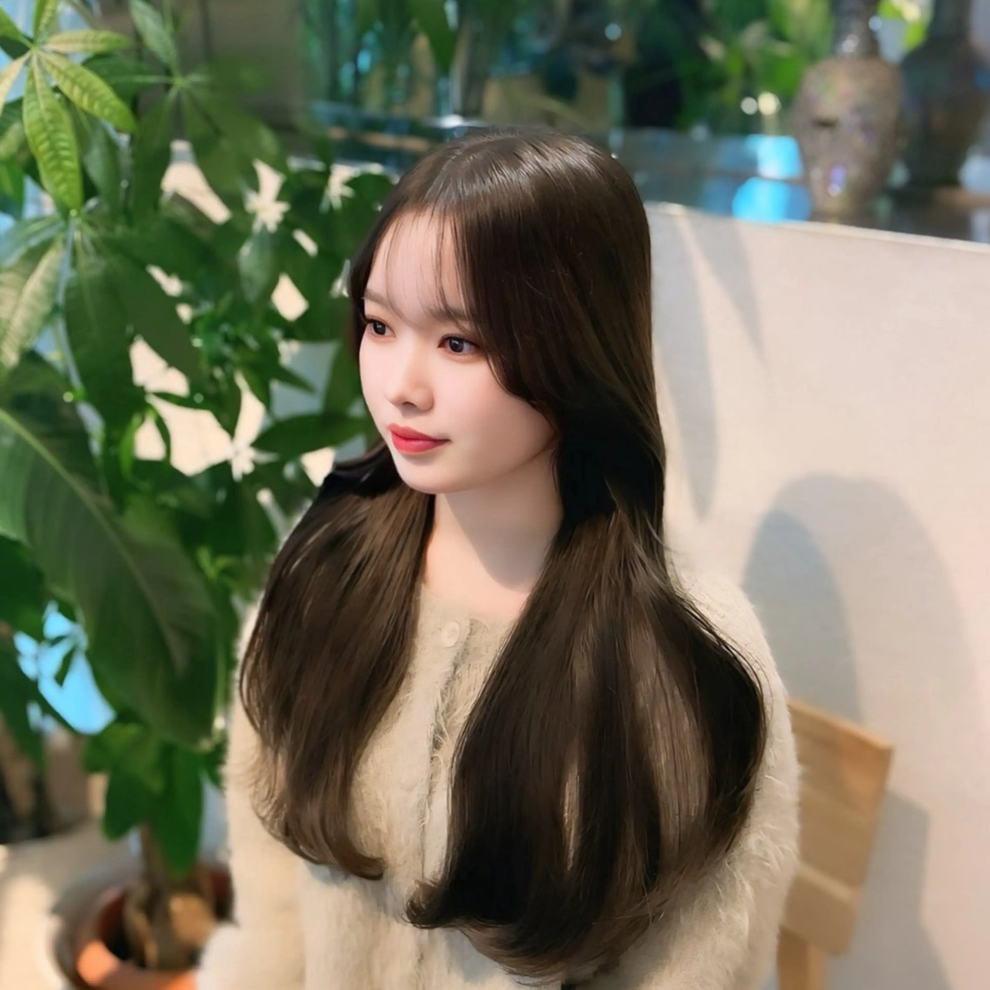 ロング カラー グレージュ オリーブグレージュ オリーブグレー くびれヘア 韓国風ヘア カット ヘアカラー トリートメント suzuka/透明感 カラー 美髪縮毛矯正のヘアスタイル