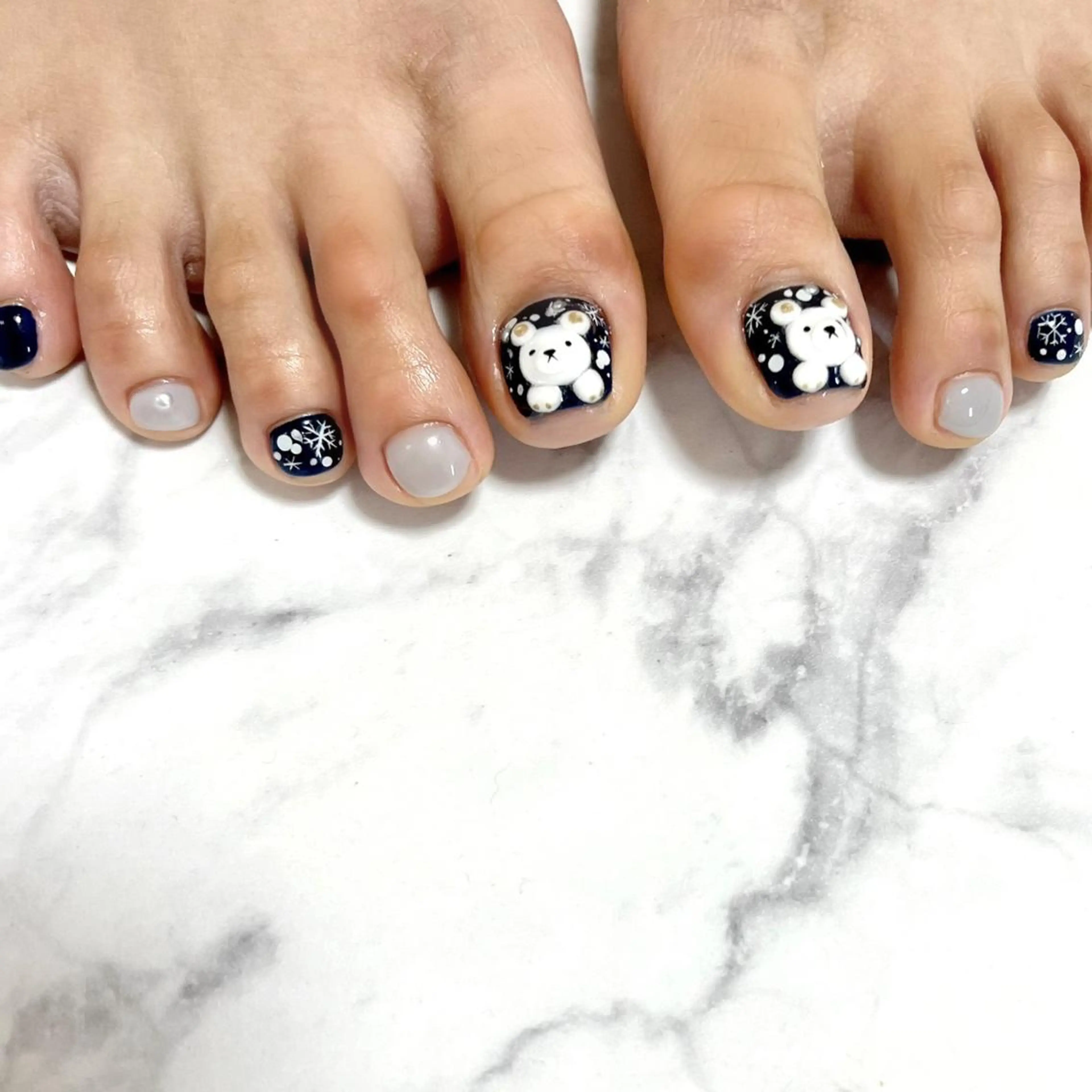 ネイル アートネイル フットネイル ワンカラーネイル 冬ネイル フットネイル ステラ marikominoのネイルデザイン