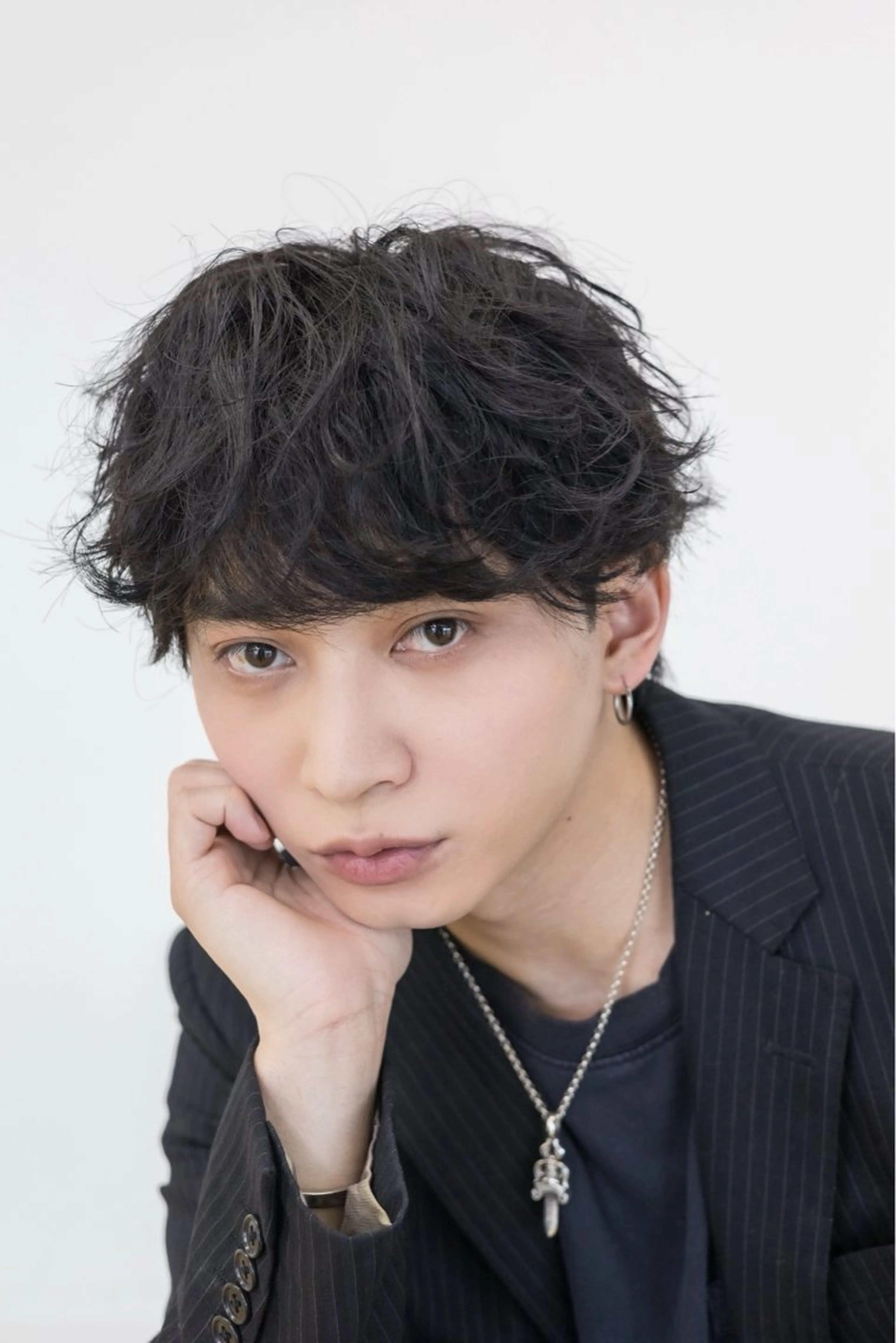 ショート カラー パーマ メンズ カット パーマ 【シャドウパーマ センターパート】義心のヘアスタイル