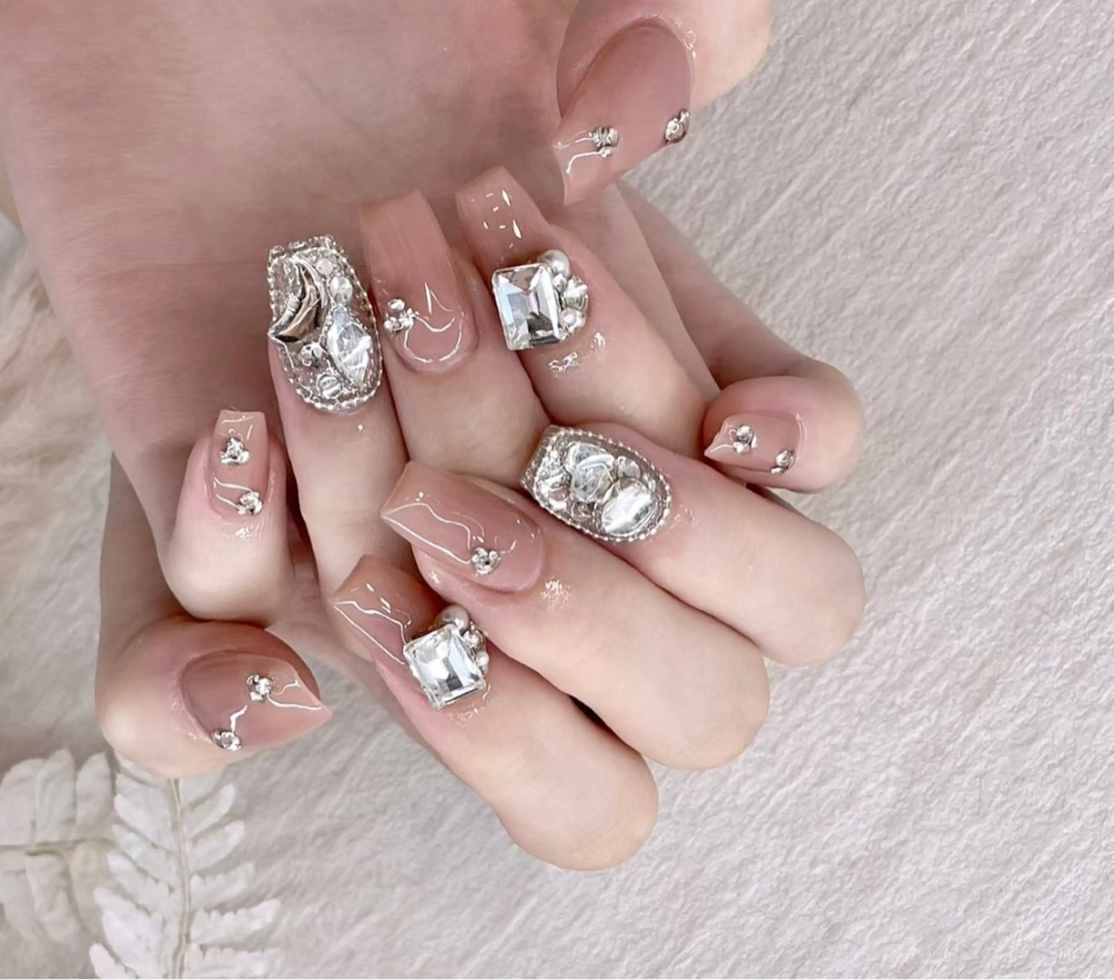 ✨ワンカラー埋め尽くし2本まで&ストーンorパールし放題🌟フィルイン✨ソフトジェルのみオフ込みの写真