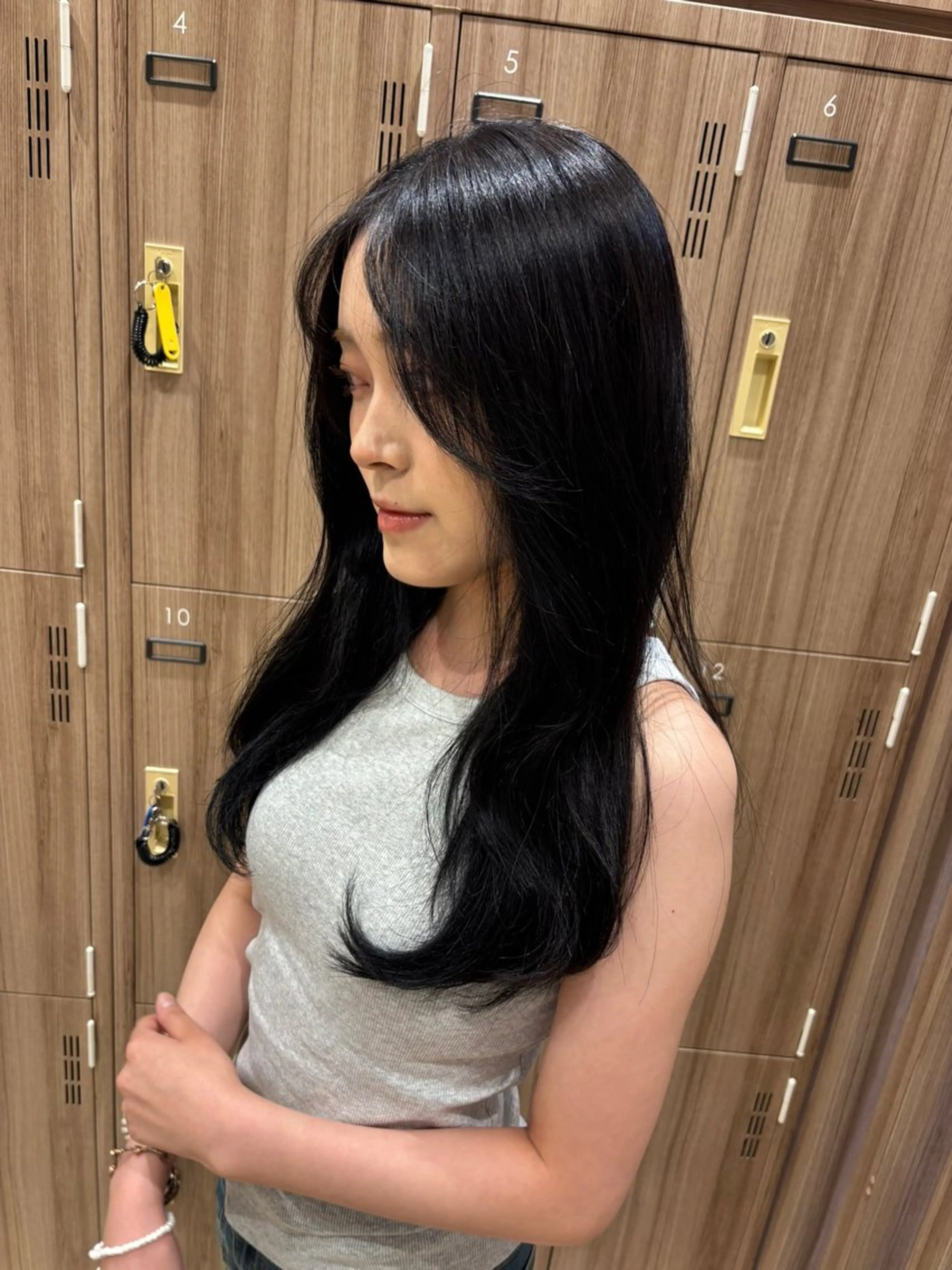 ︎︎︎︎☑︎ 𝘚𝘪𝘯𝘨𝘭𝘦 𝘊𝘰𝘭𝘰𝘳 : （肩下）ツヤにこだわったワンカラー🩶✨の写真