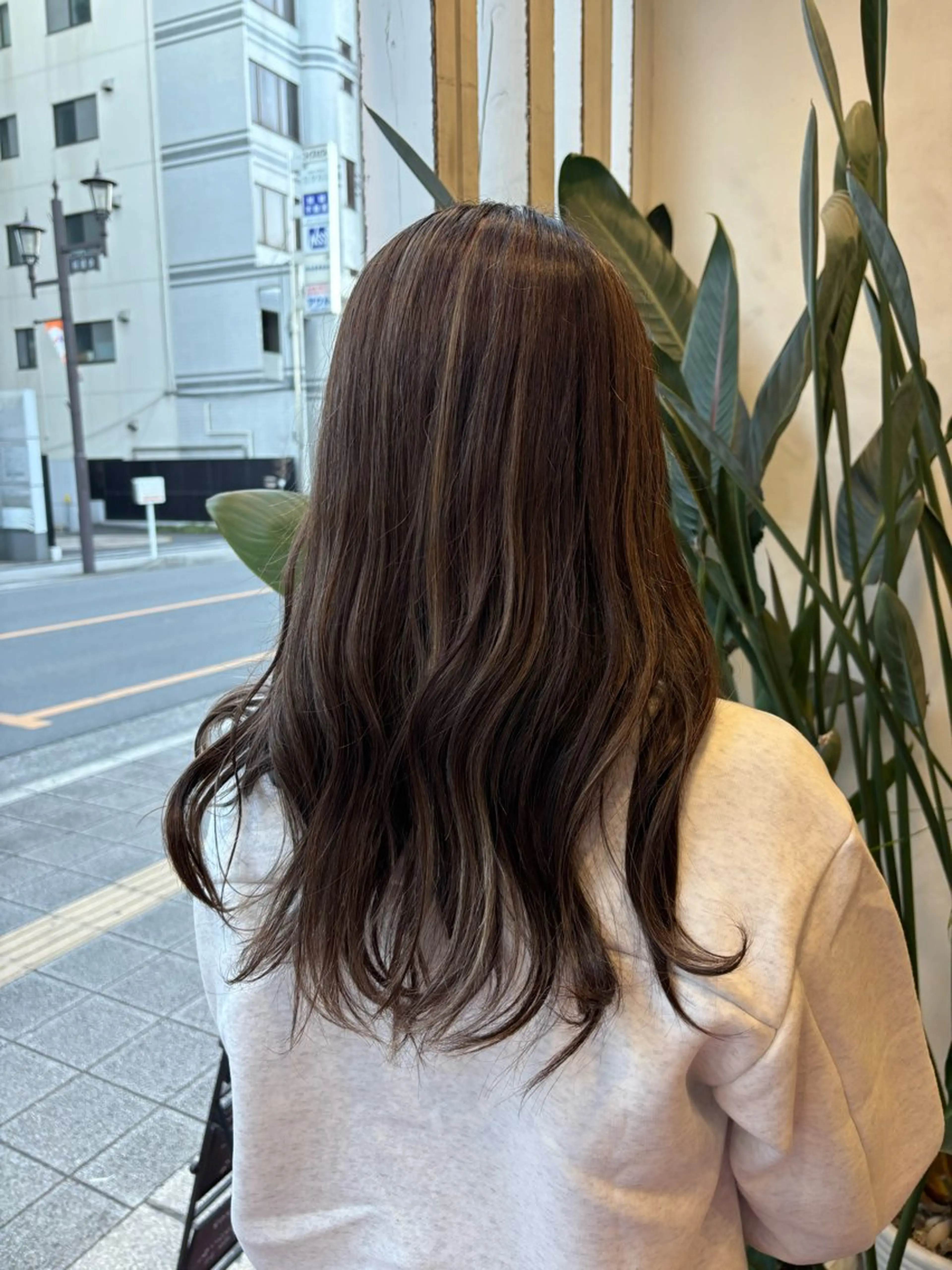 ロング カラー ブリーチ予約率90% 以上✨森山陽向のヘアスタイル