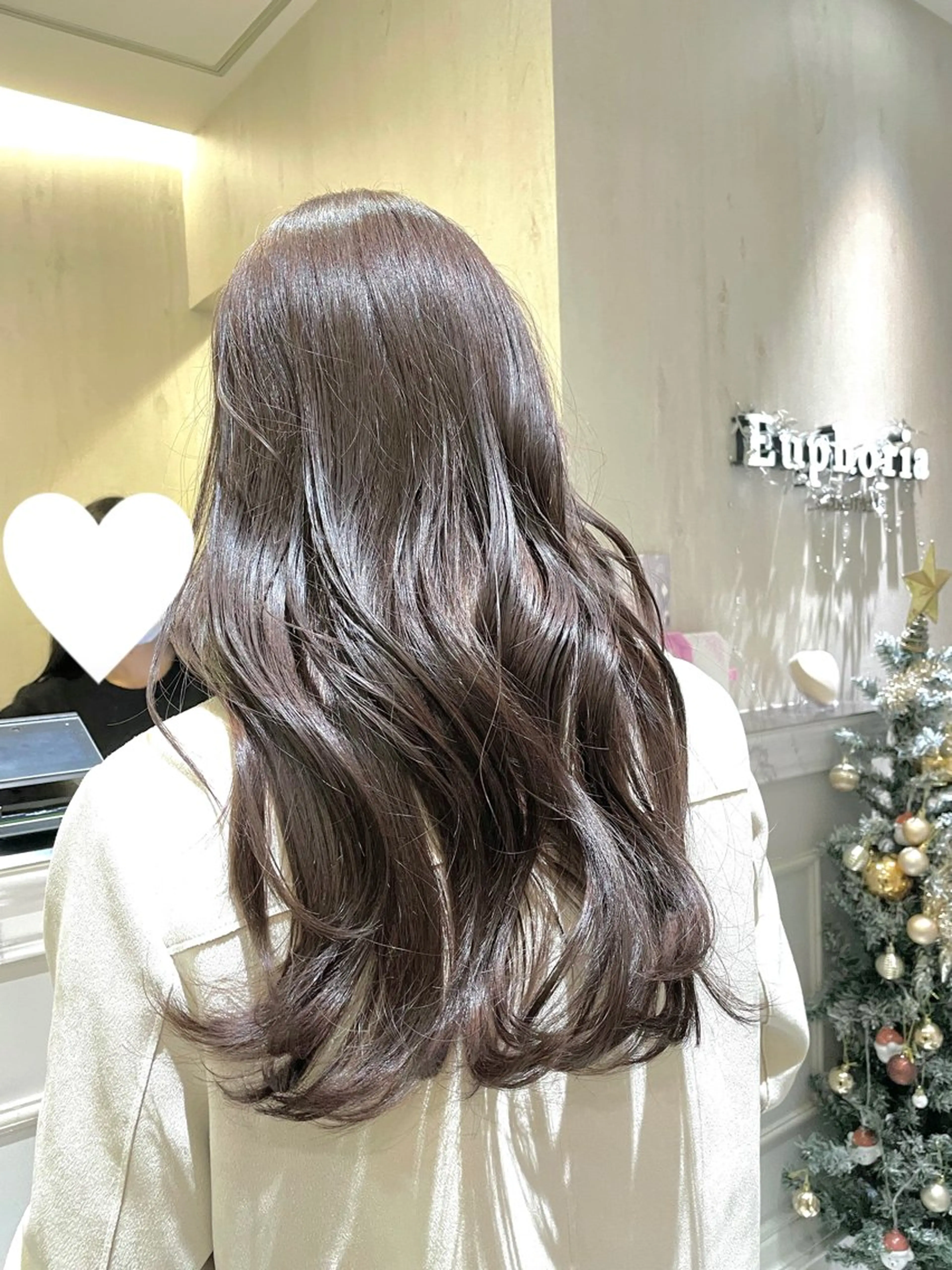 ロング カラー ベージュカラー 透明感カラー イルミナカラー Euphoria 銀座店所属・Euphoria 銀座 みおこのヘアスタイル