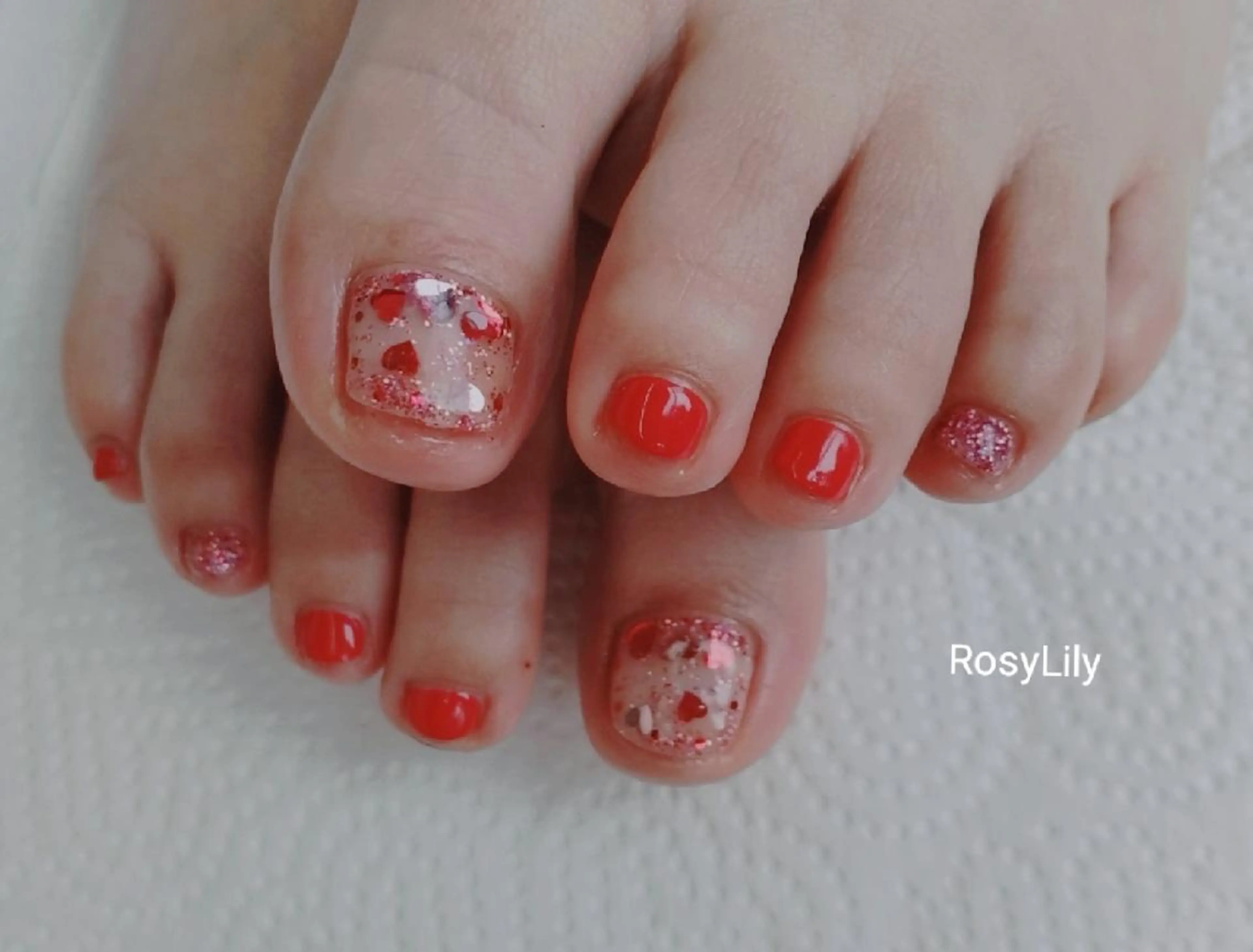 ネイル フットネイル ハート ホログラムネイル プライベートサロン RosyLily所属・プライベートサロン Rosy Lilyのネイルデザイン