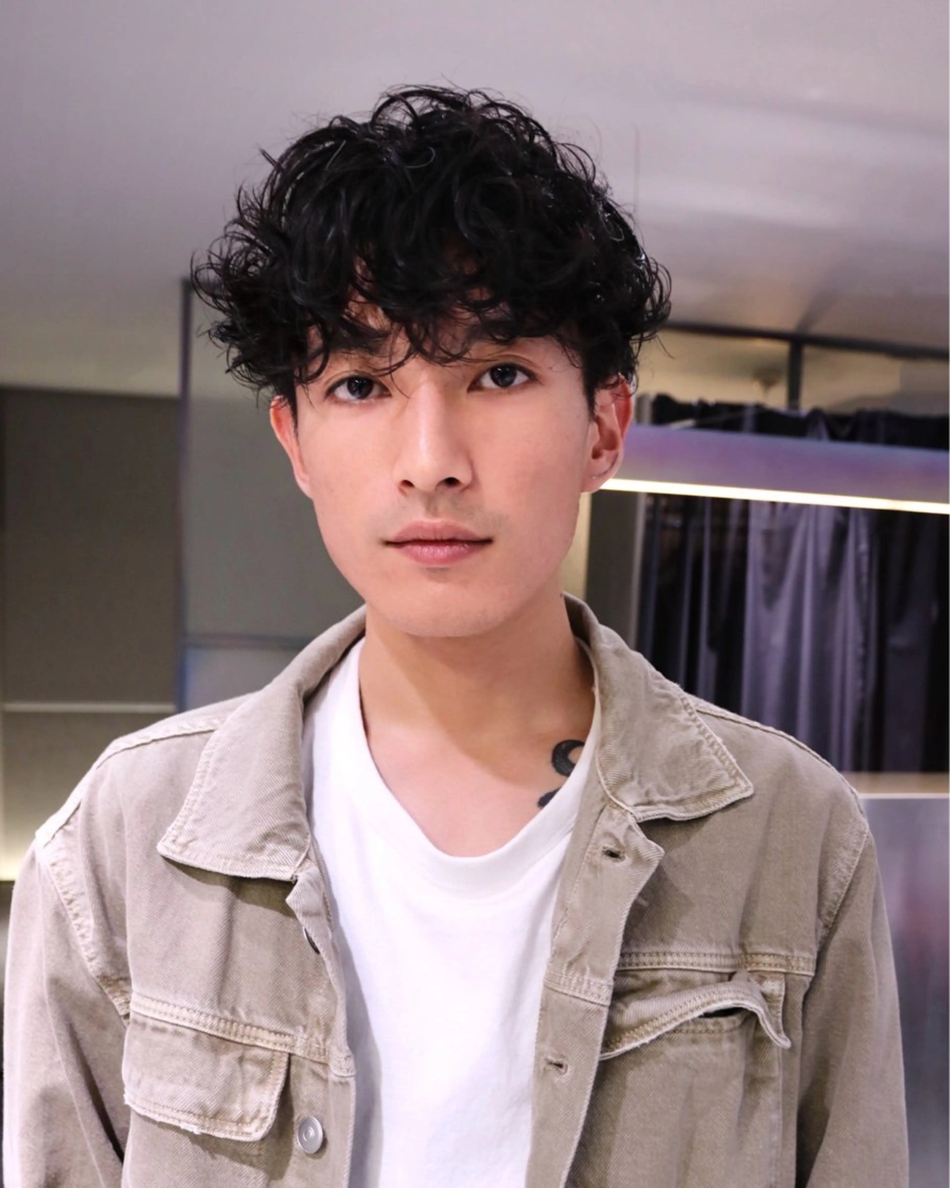 パーマ メンズ メンズパーマ スパイラルパーマ カット パーマ Qin shaire salon 原宿verno店所属・【センターパート】 ETO／江藤翼の眉毛・アイブロウイメージ