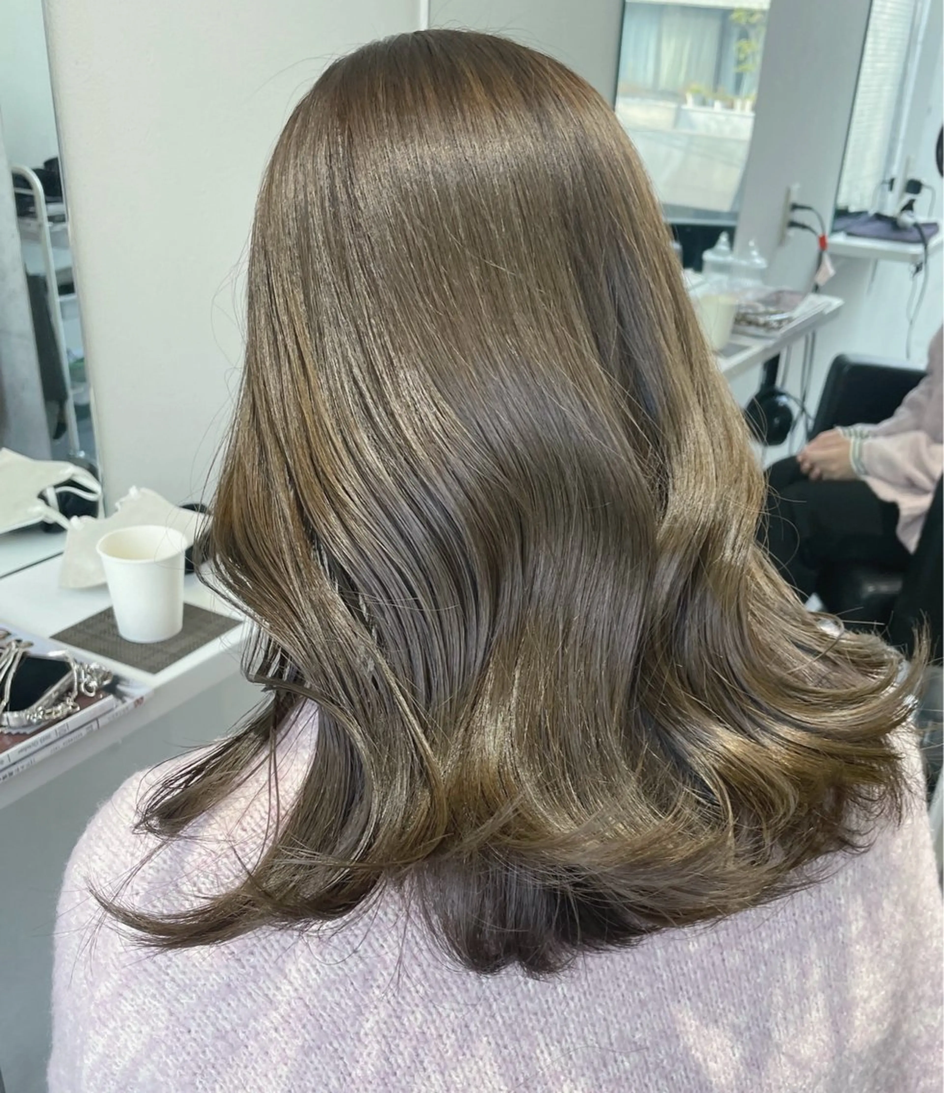 ミディアム カラー ベージュカラー ブリーチ 透明感カラー ダブルカラー ブリーチなしカラー ヘアカラー risako🇰🇷 韓国ヘア/レイヤーのヘアスタイル