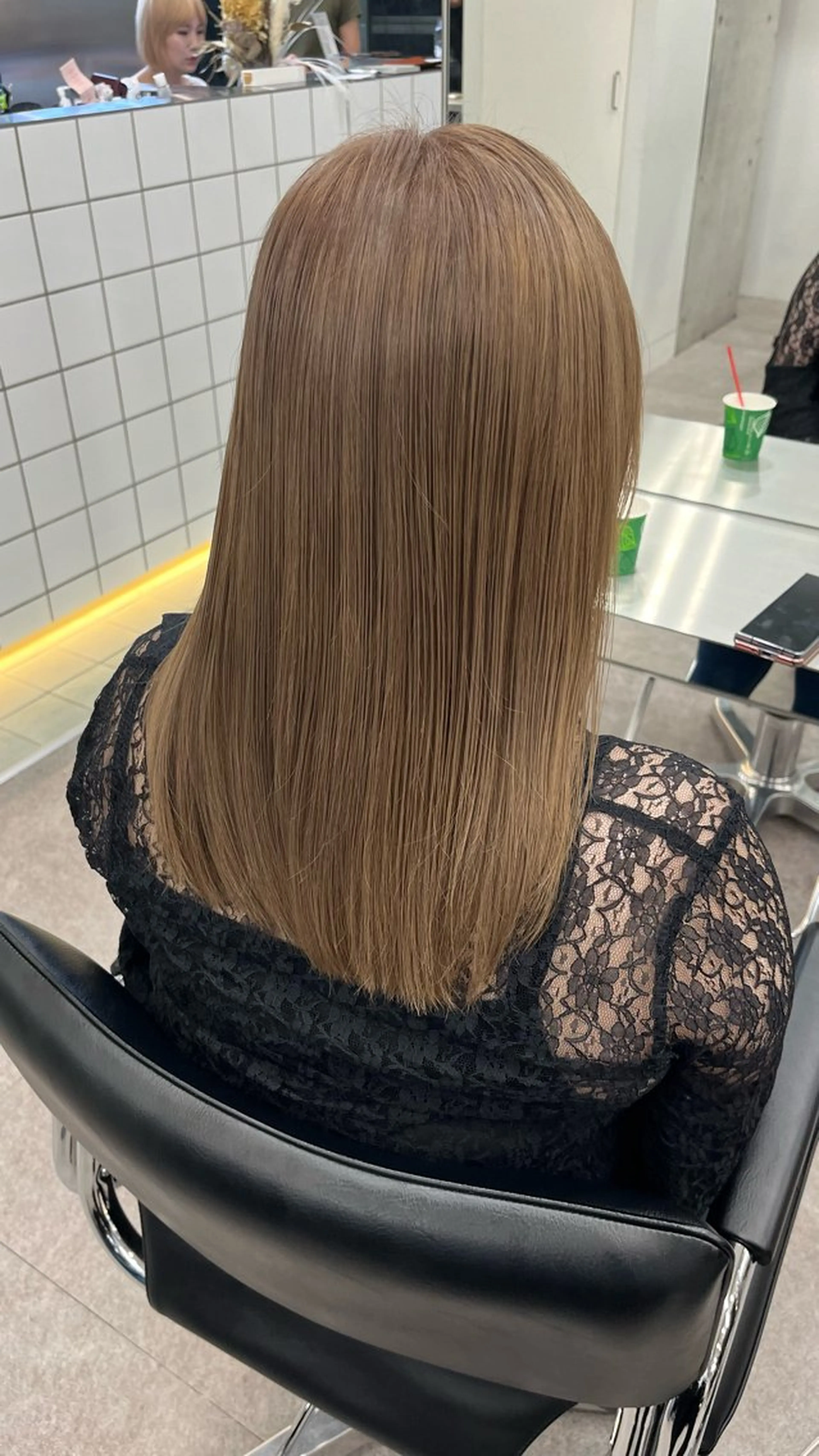 セミロング カラー ハイトーンカラー/ airi🎀のヘアスタイル