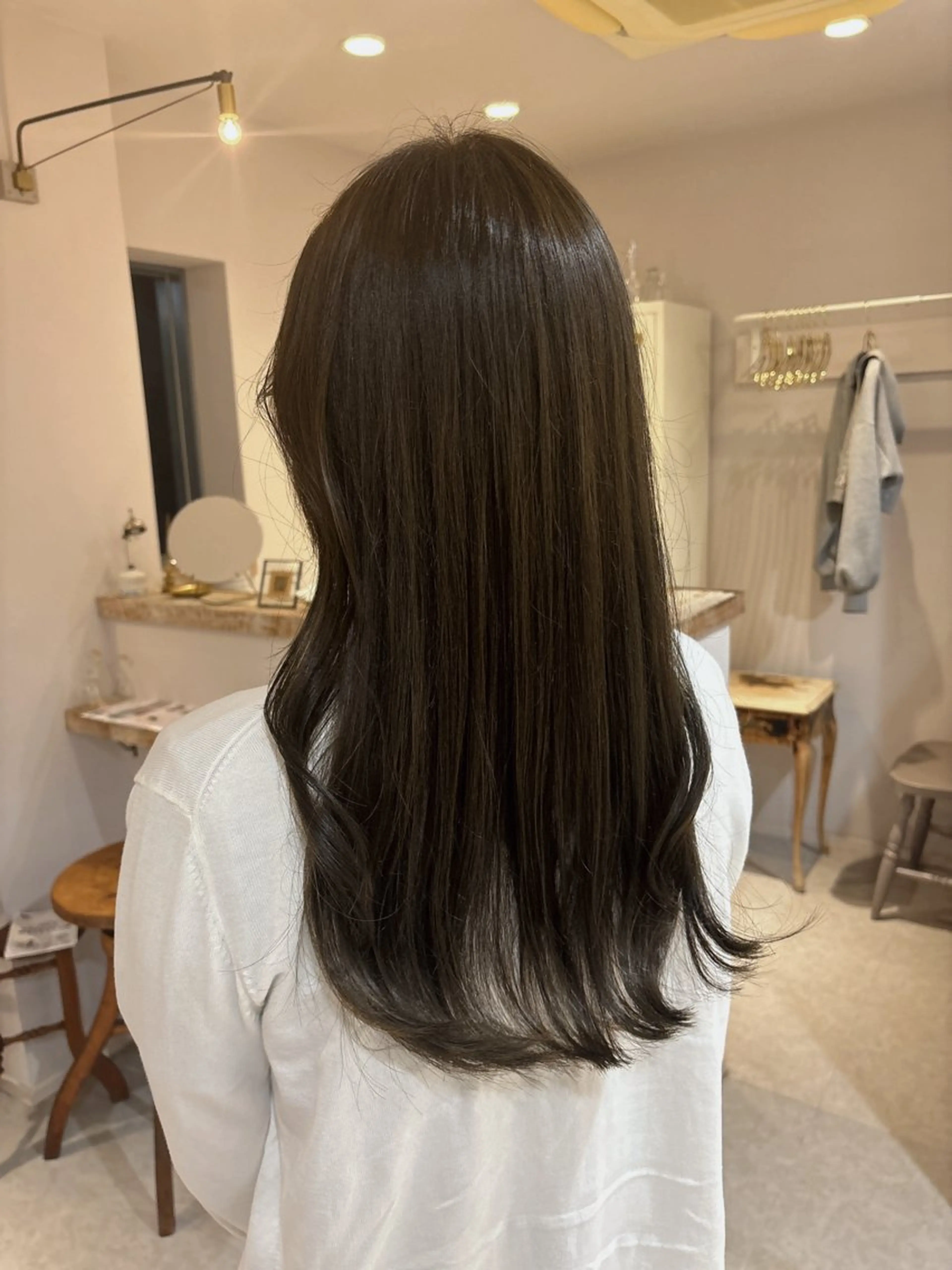 カラー 🎀調布仙川透明感オ リーブカラー干莉🎀のヘアスタイル