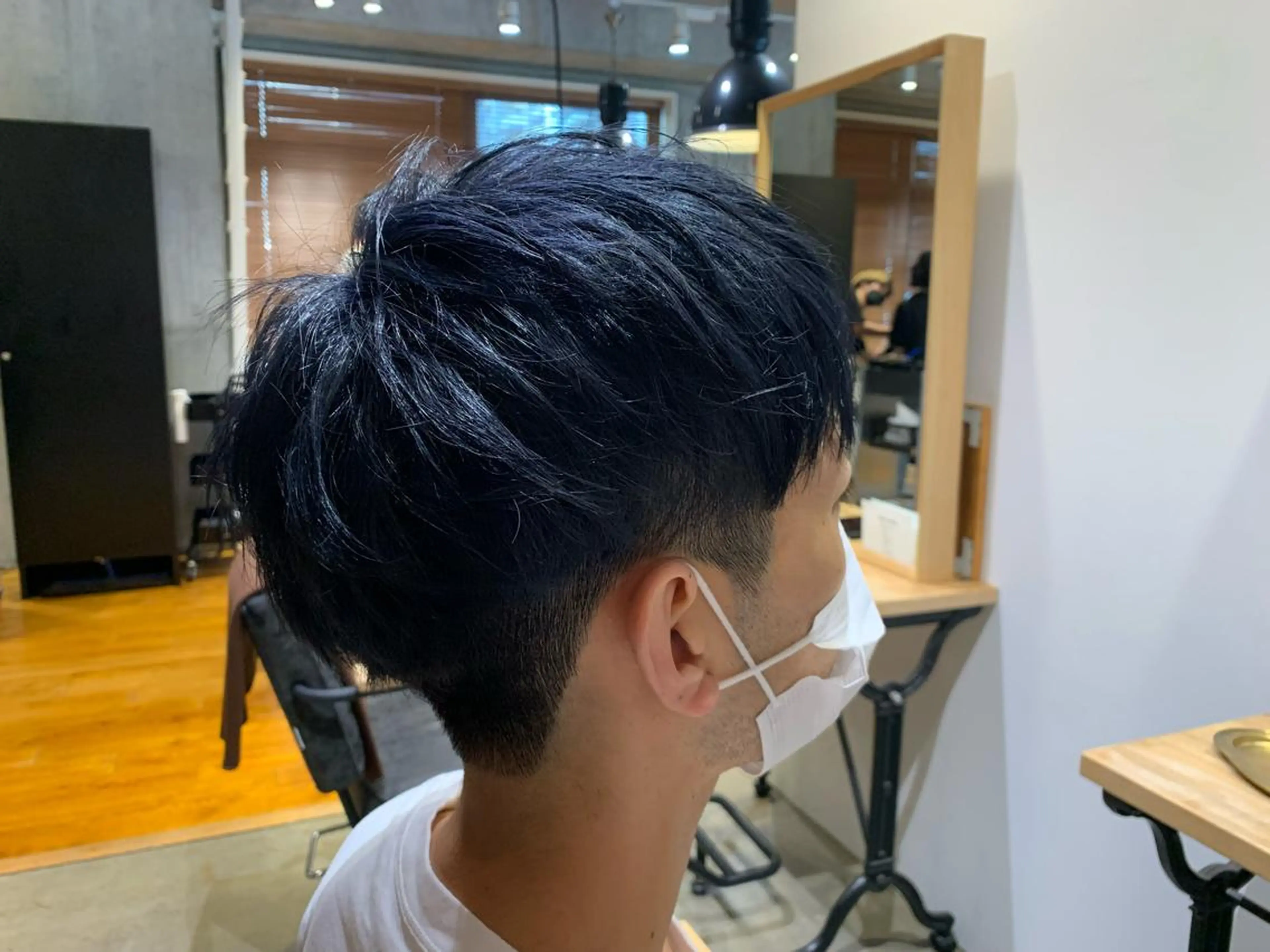 カラー メンズ 黒髪 ブルーカラー ブルーブラック カット ヘアカラー トリートメント ツイスパ・波巻き 🩵片平和香奈のヘアスタイル