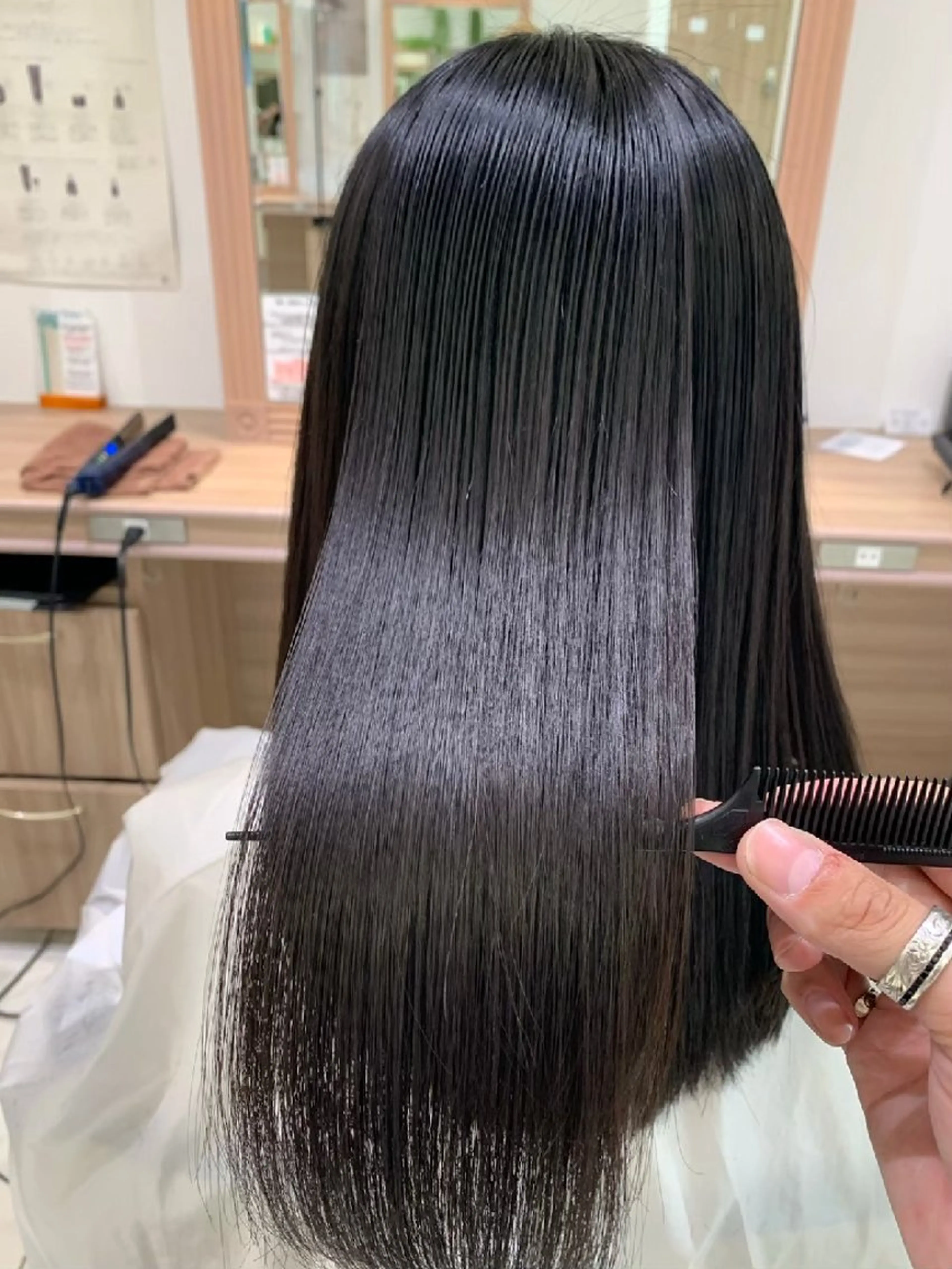 【︎🤍平日レディースminimo限定︎🤍】パサつきのこの時期うる髪に❗レディース縮毛矯正🎀　施術時間･･･120分の写真