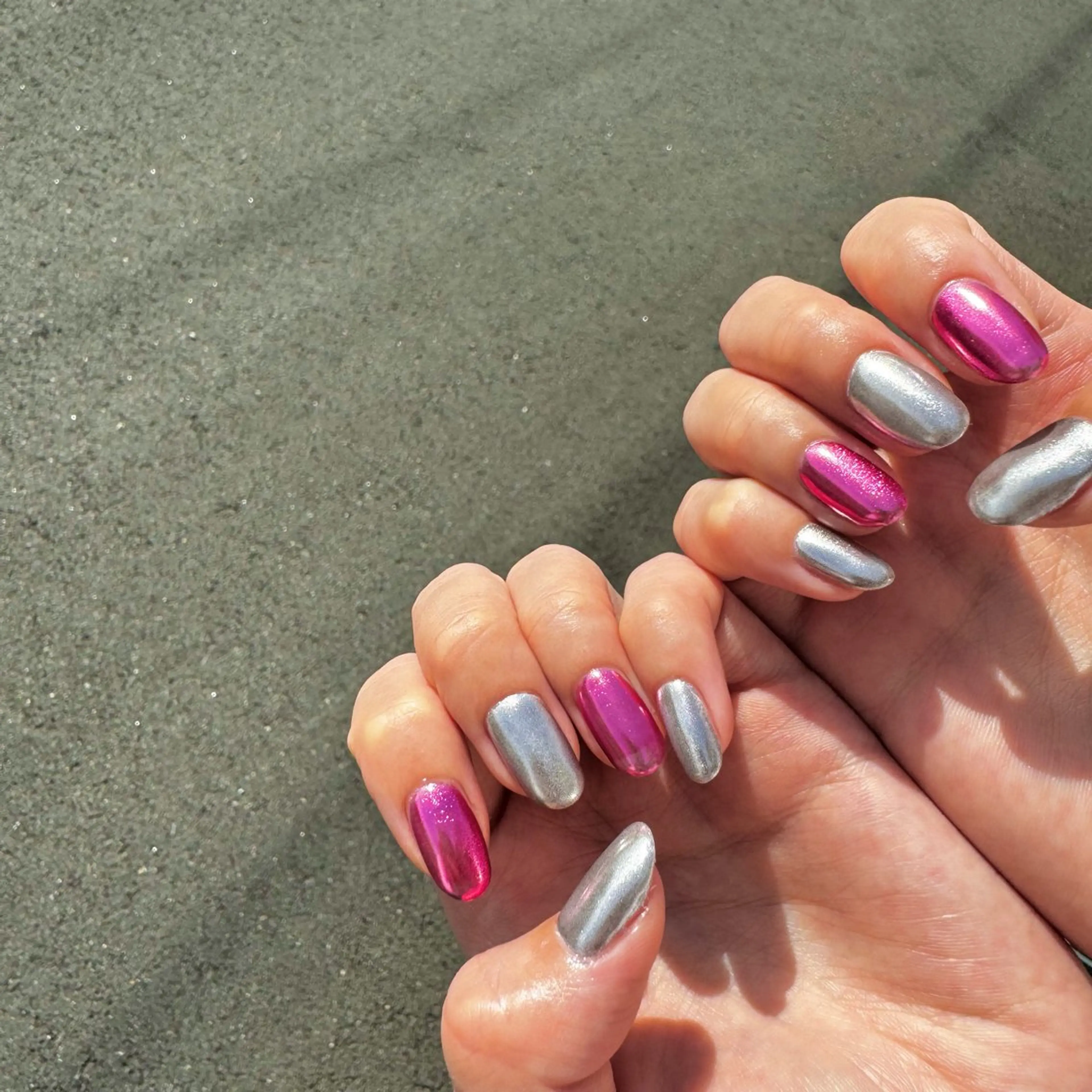 ネイル キラキラネイル ミラーネイル Nail Sant Esperanza by SALON DE やす所属・Sant Esperanzaのネイルデザイン