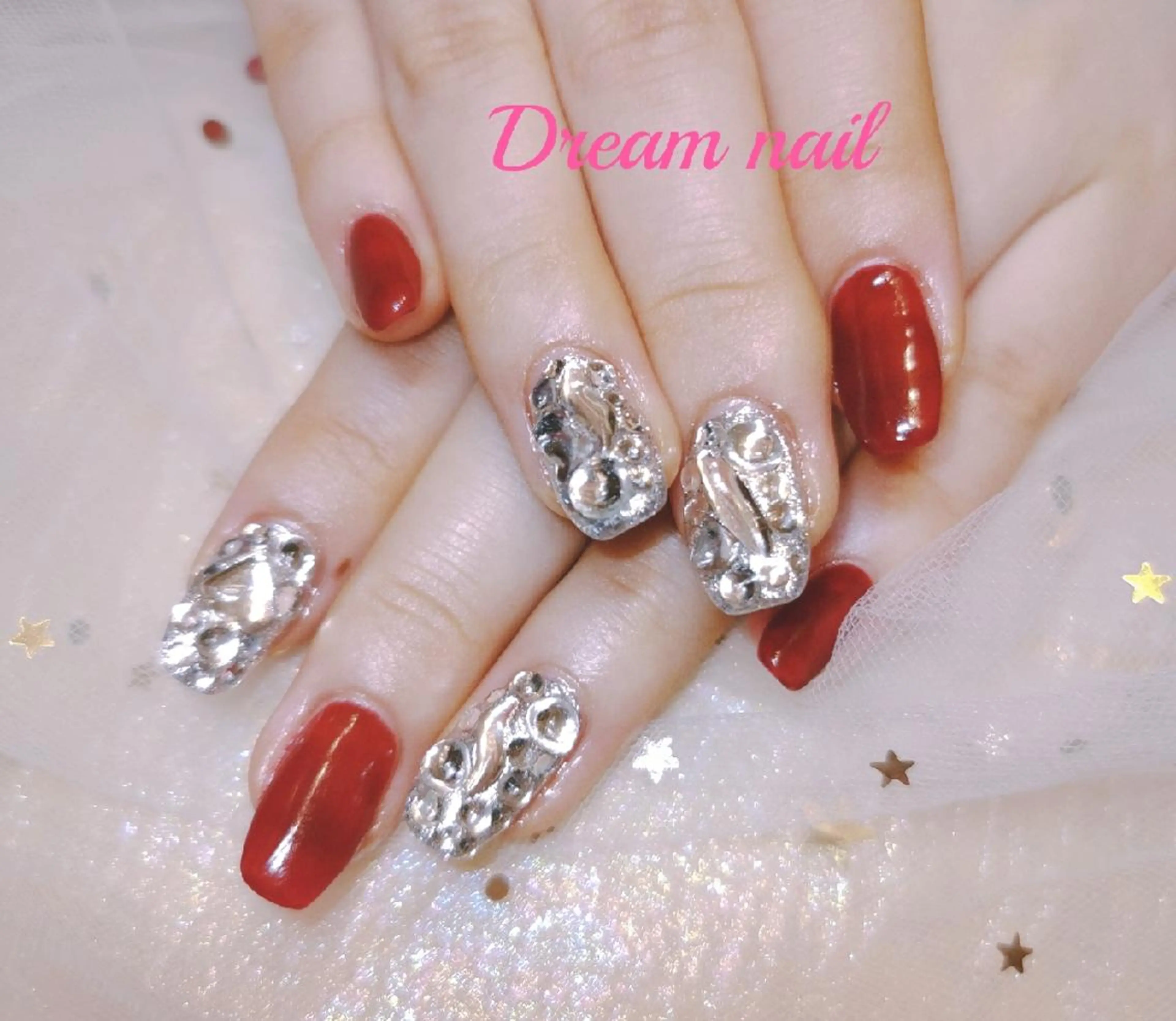 ネイル ミディアム キラキラネイル ネイリストゆか💅 長さだし、深爪矯正のネイルデザイン