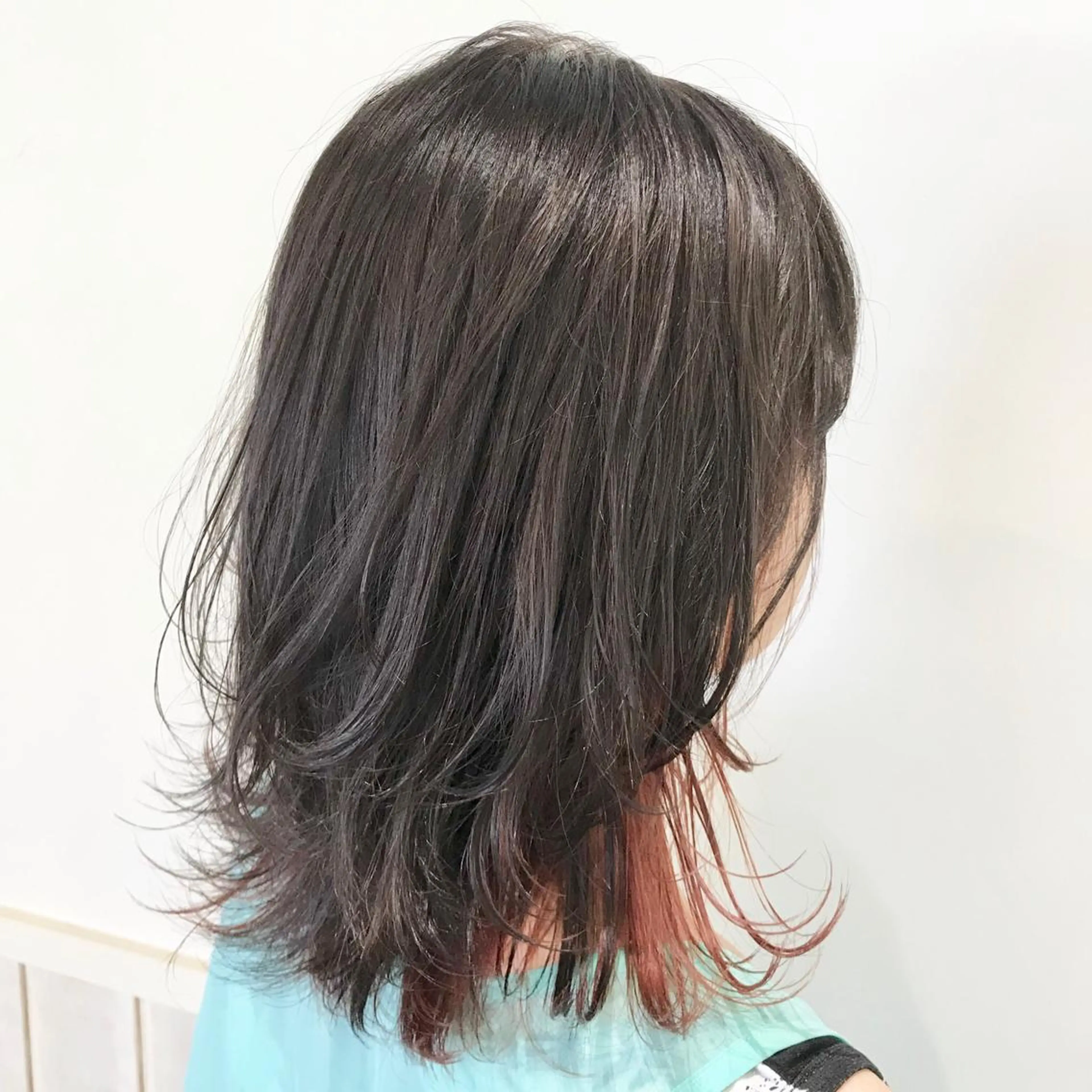 ミディアム カラー スナコザワ レナのヘアスタイル