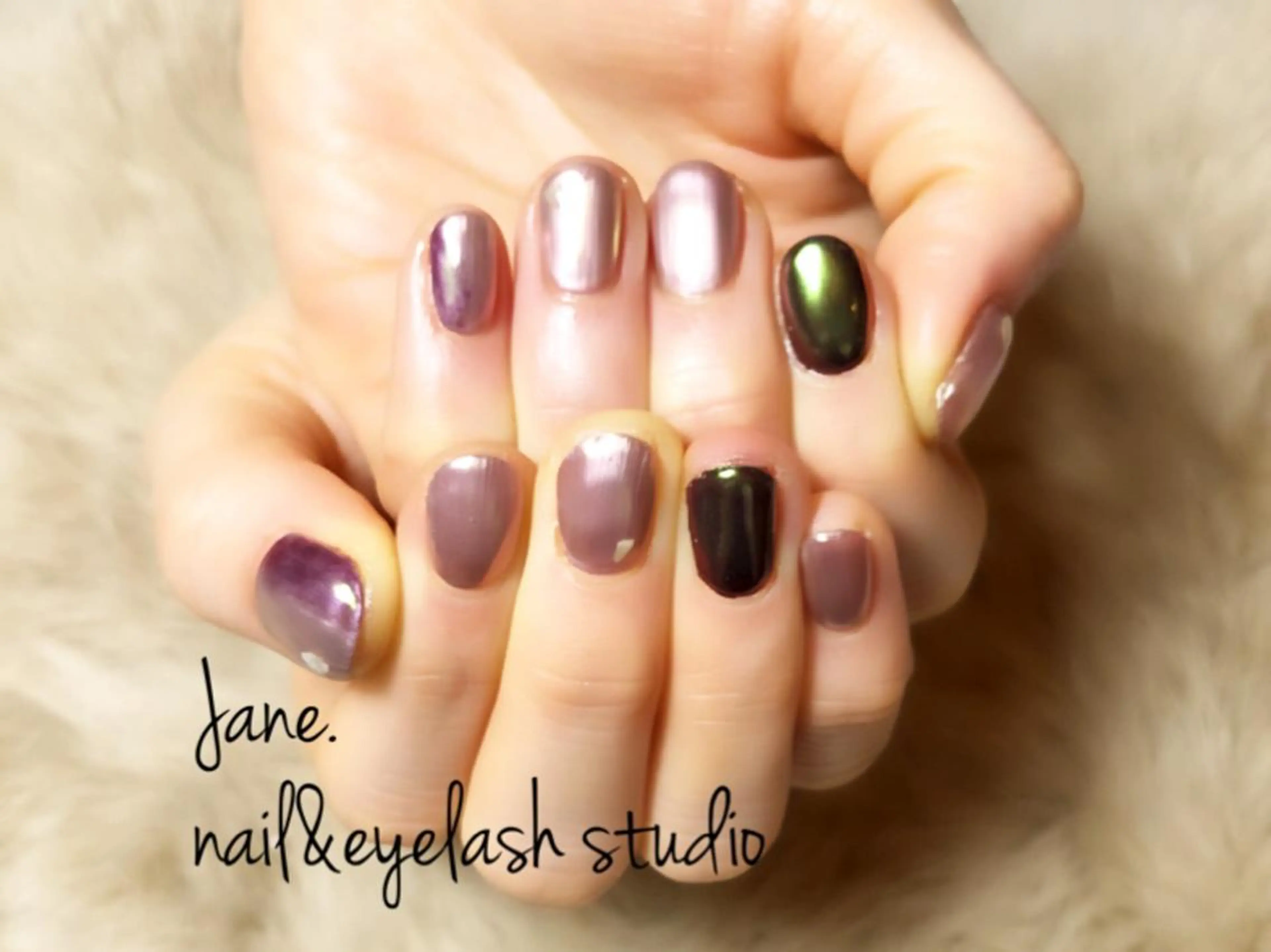 ネイル ミラーネイル ハンドネイル Yakko pas á pasのネイルデザイン