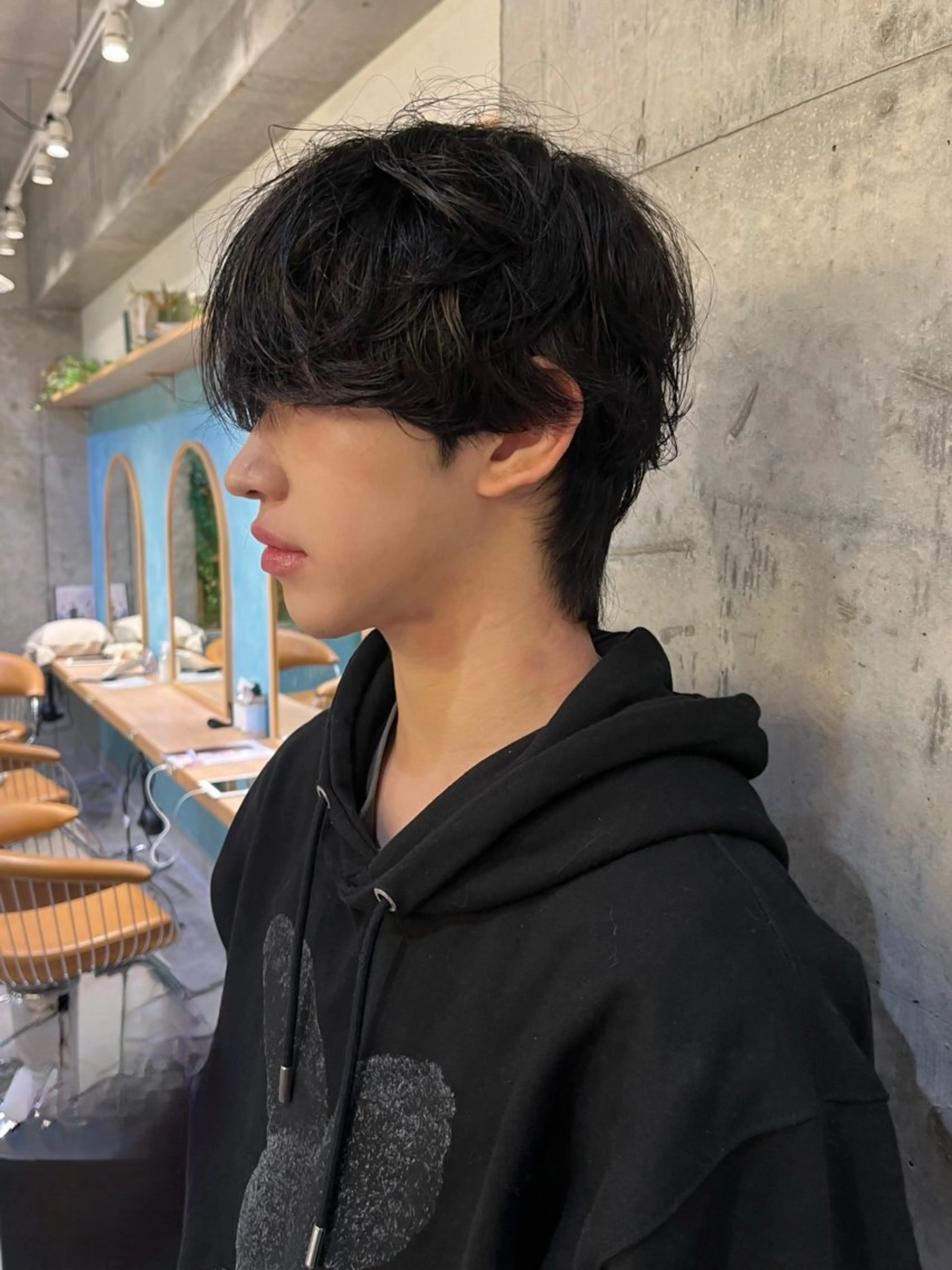 メンズ メンズ韓国風 メンズパーマ rinaブリーチなし 透明感カラーのヘアスタイル