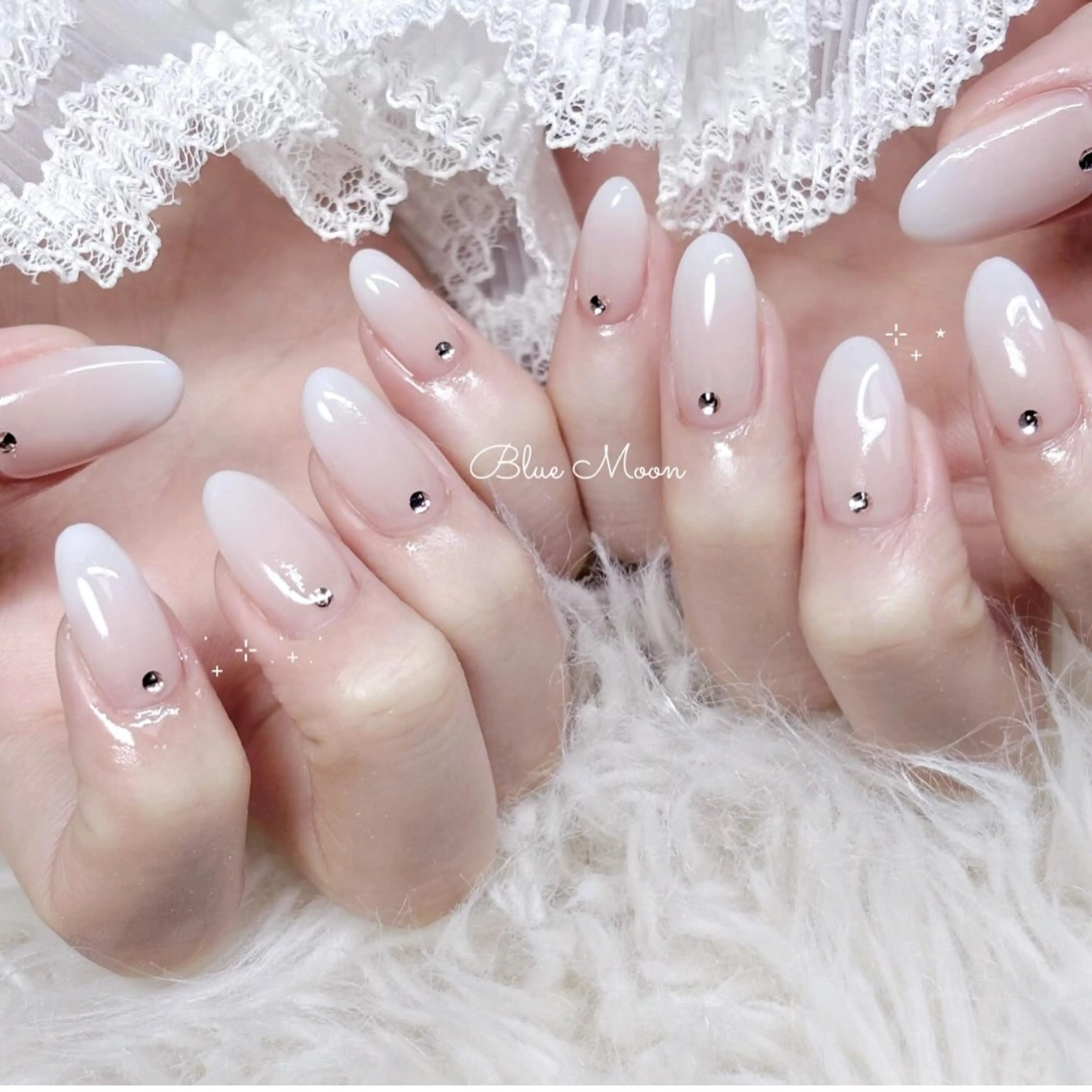 ネイル ストーンネイル ハンドネイル ハンドケア nail salon Blue Moonのネイルデザイン