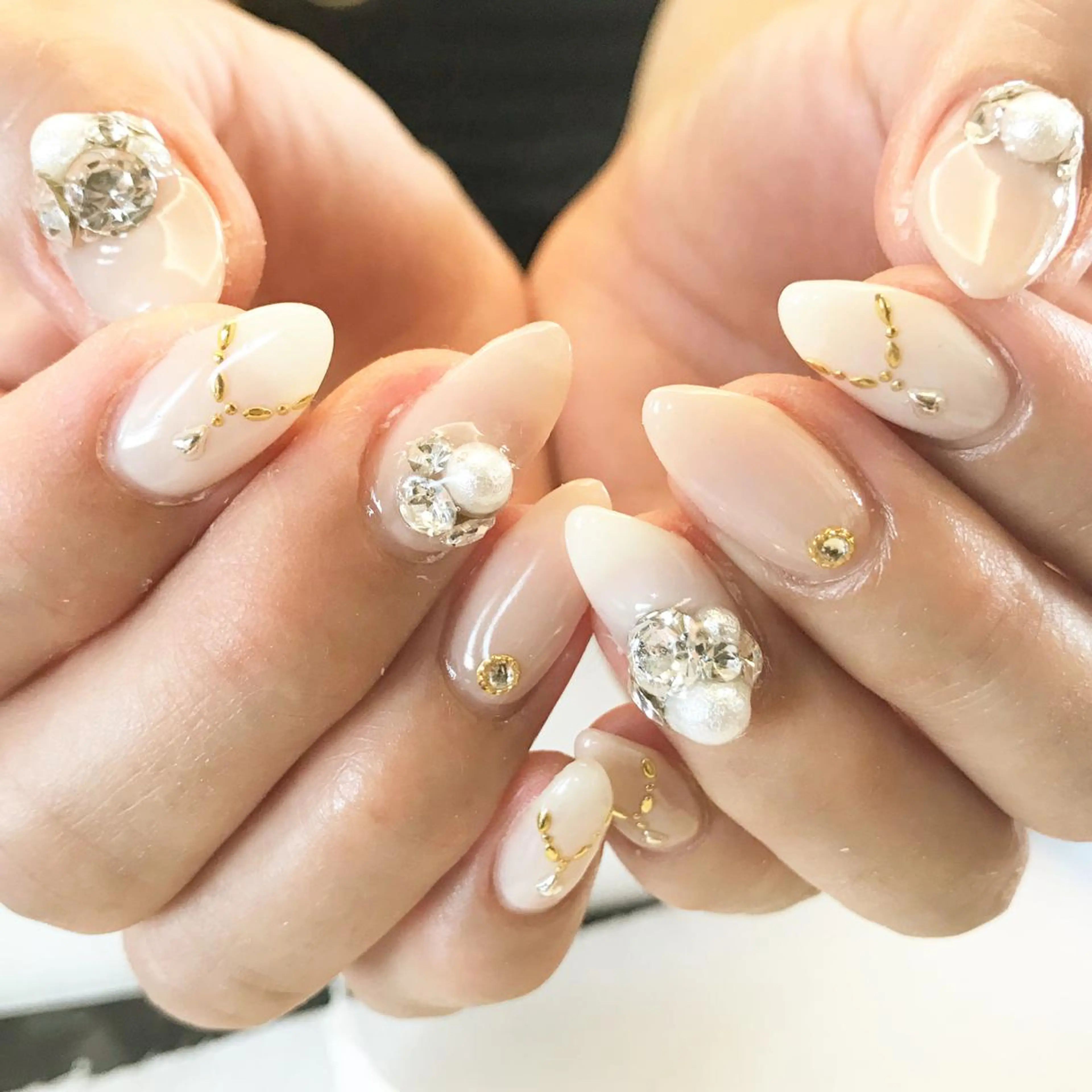 ネイル フットネイル シンプルネイル 春ネイル 夏ネイル ホワイト ネイル フフラ所属・nail fufla ♡yamane♡のネイルデザイン