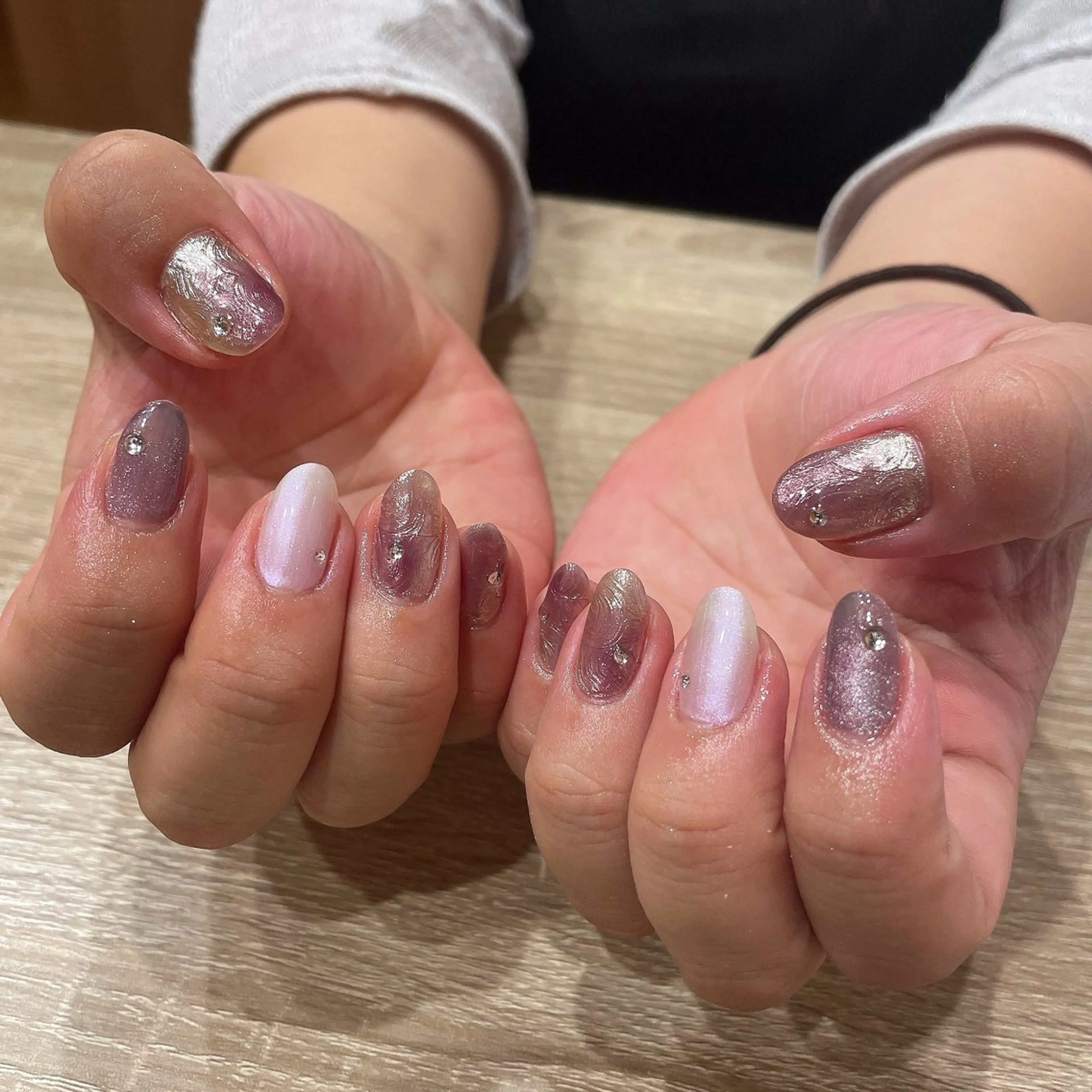 ネイル ストーンネイル ハンドネイル liberté所属・liberté🫧 新小岩のネイルデザイン