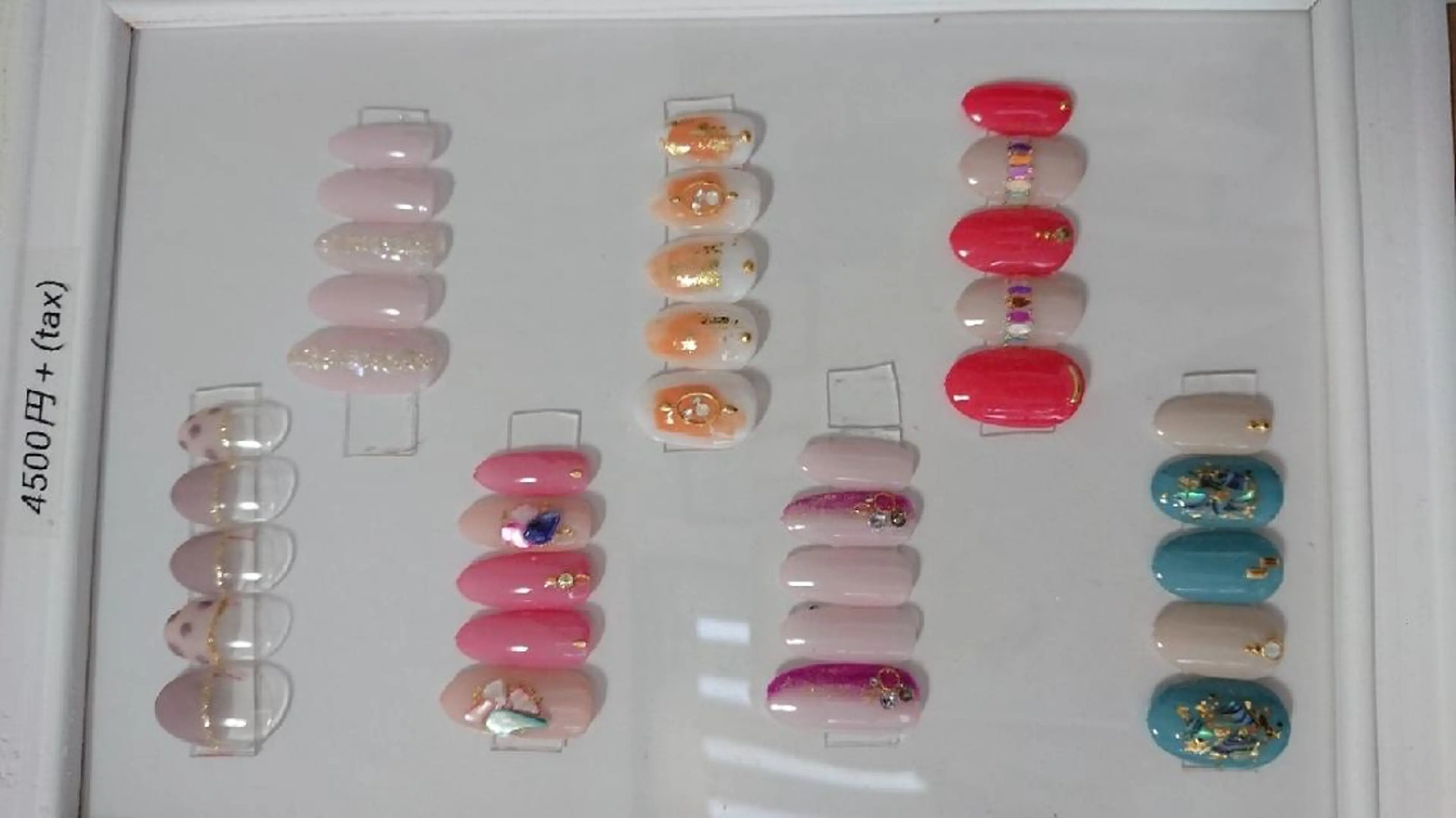 ネイル 鈴木 なつきのネイルデザイン