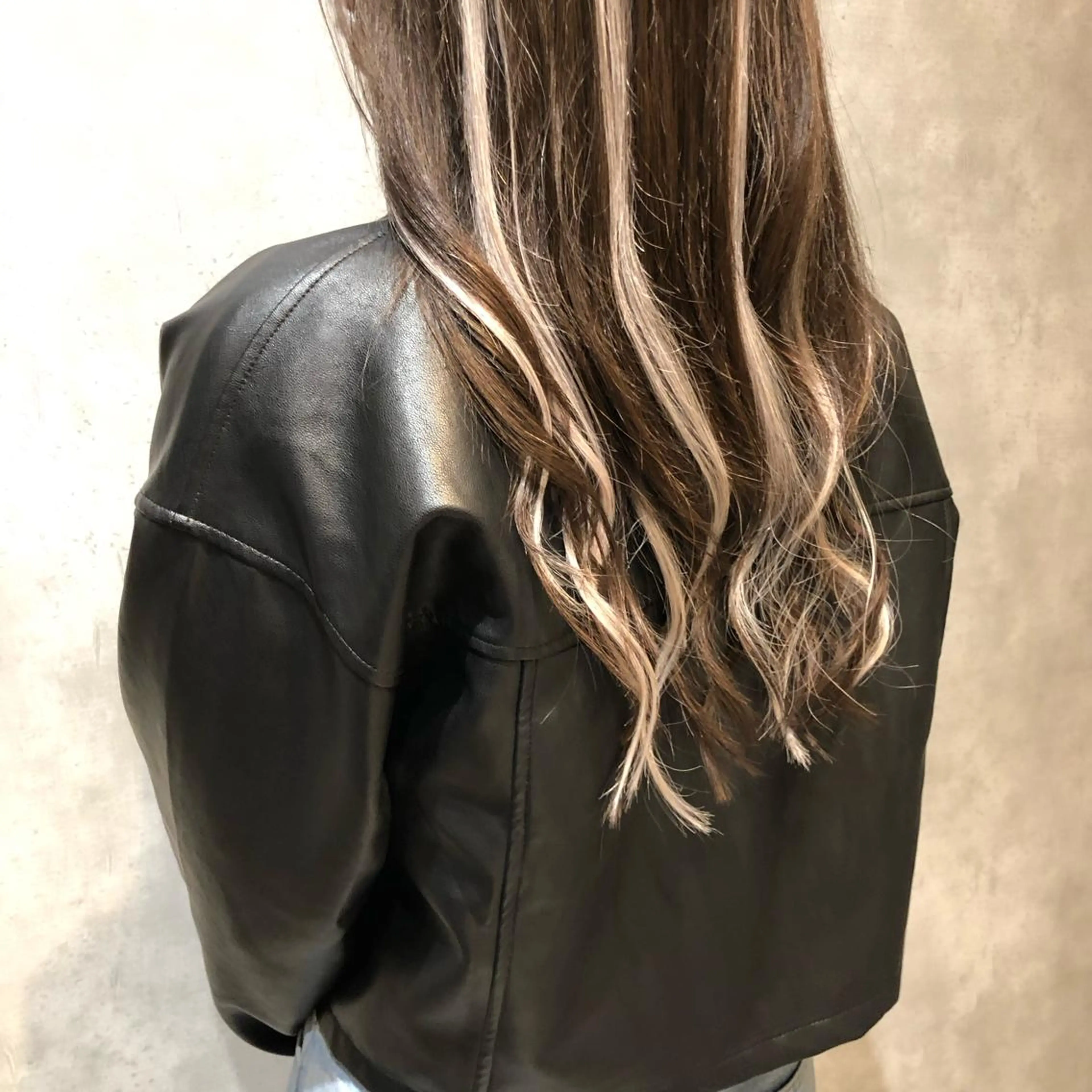 ロング エクステ ハイライト hair make chic所属・chic　神田 幸也のヘアスタイル