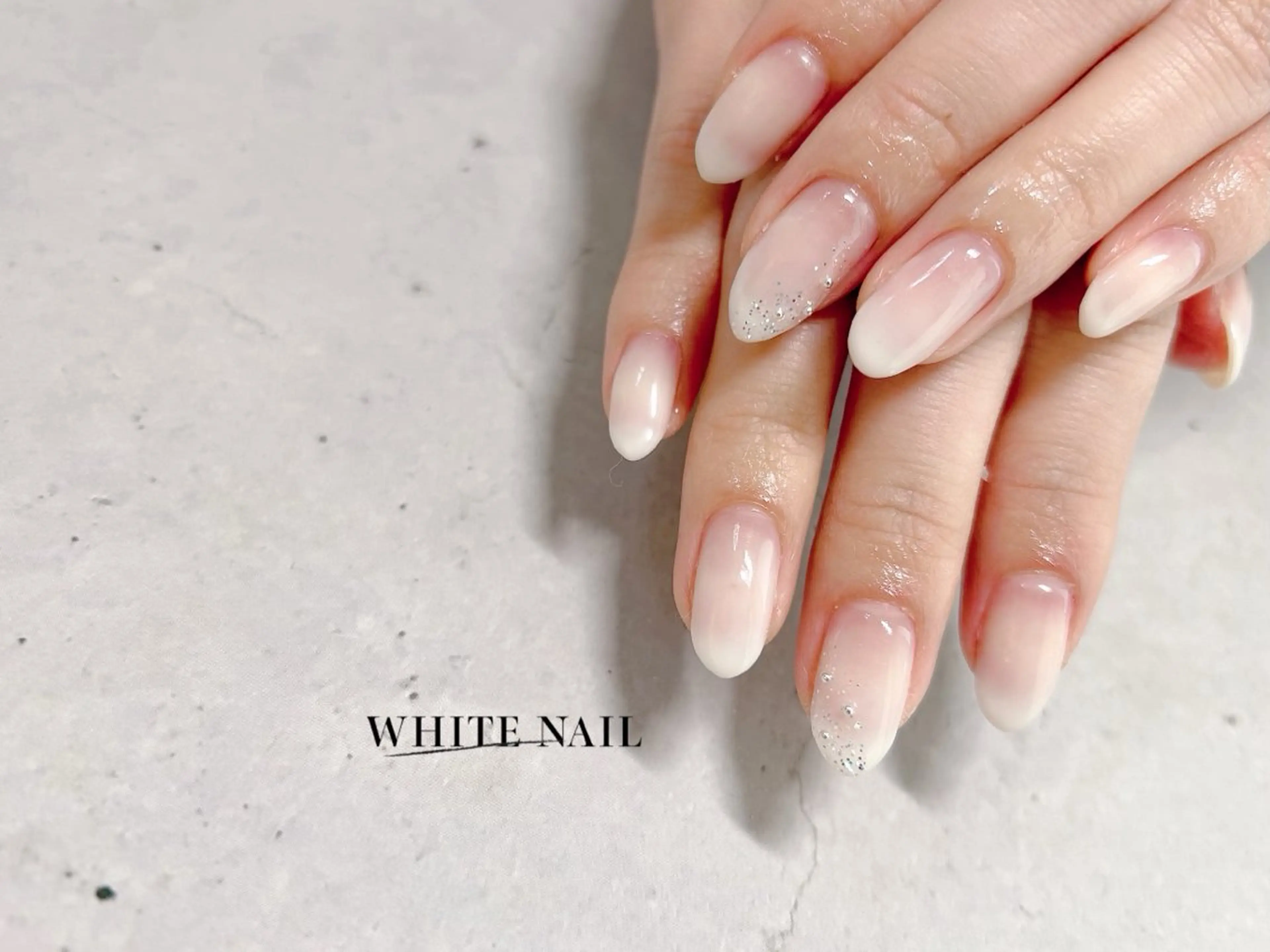 ネイル グラデーション ハンドネイル WHITE NAIL ホワイトネイルのネイルデザイン