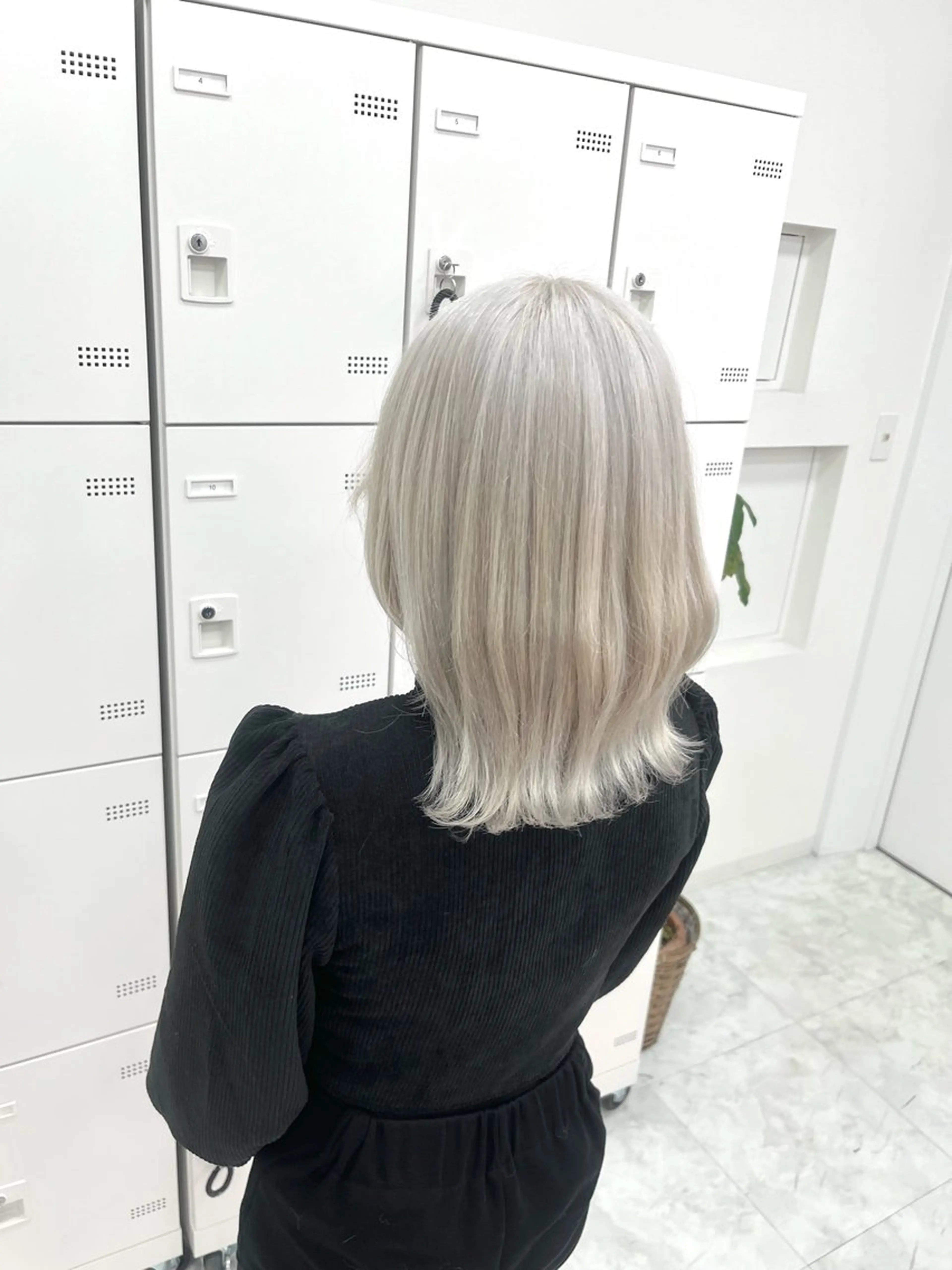 ミディアム ヘアカラー トリートメント ヘッドスパ ヘアセット ❤︎ワンホンガーリー なハイトーンヘア❤︎のヘアスタイル