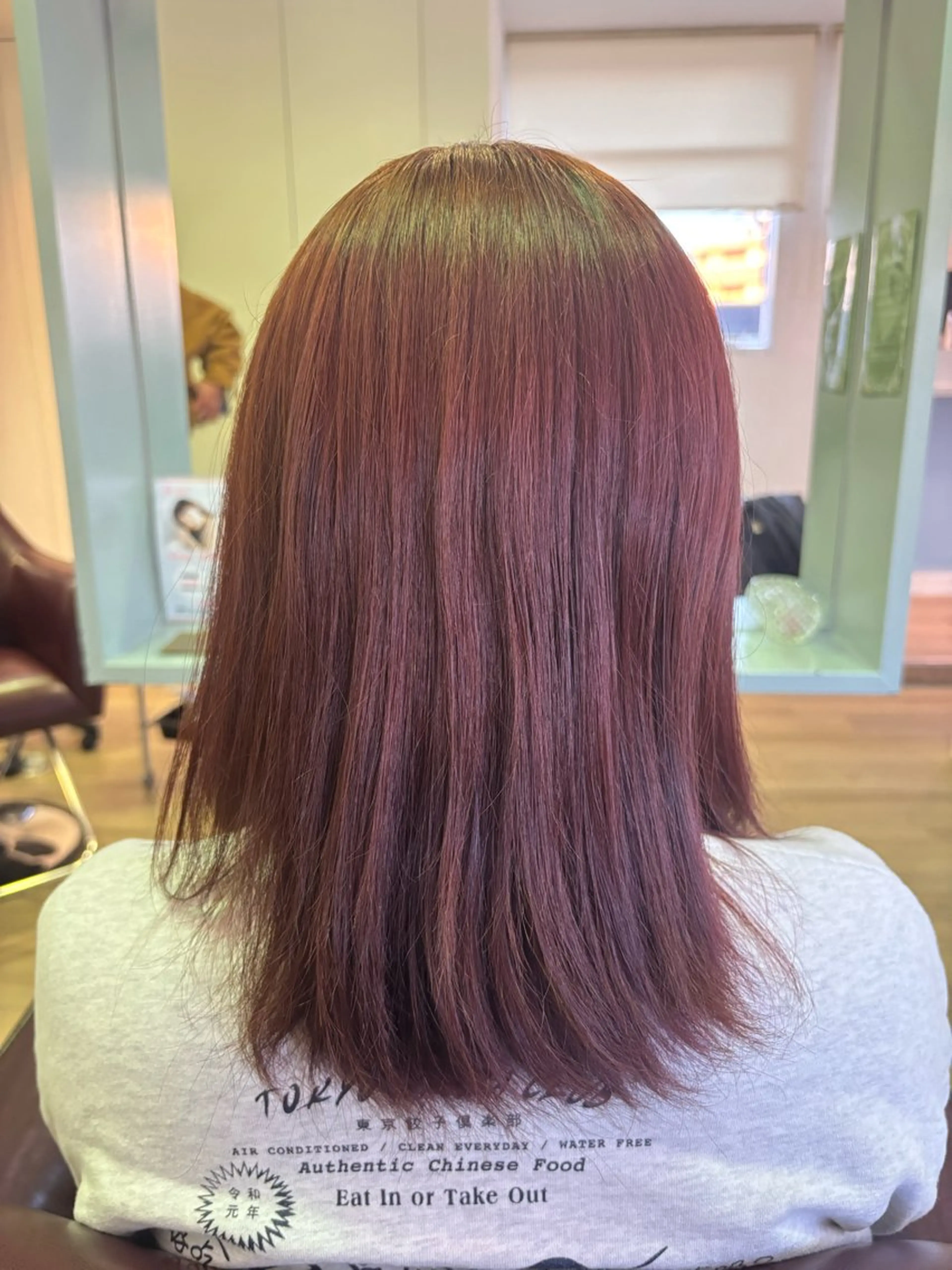 ミディアム カラー ピンクカラー カット ヘアカラー 岡本 紗依のヘアスタイル