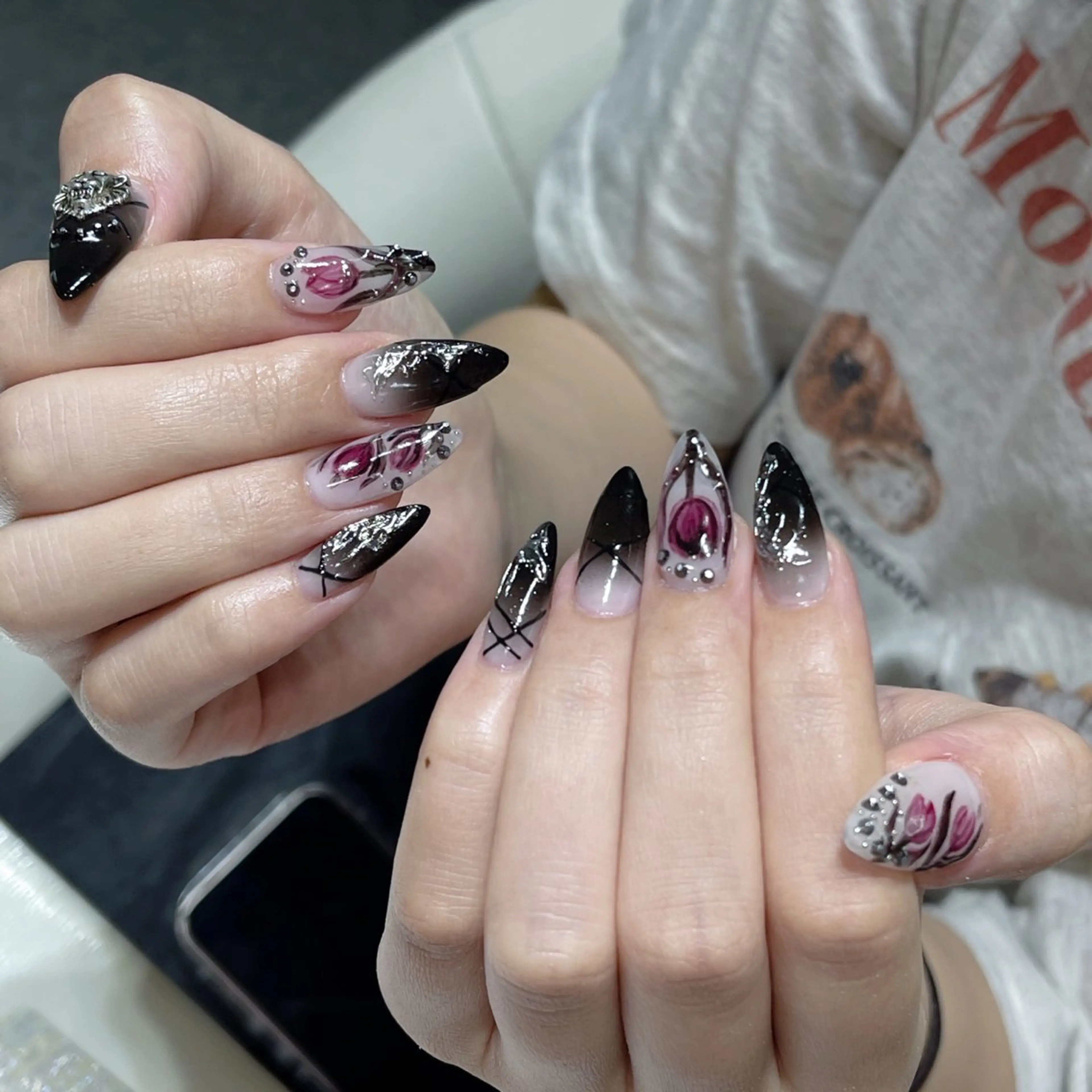 ネイル ハンドネイル Queens テイのネイルデザイン