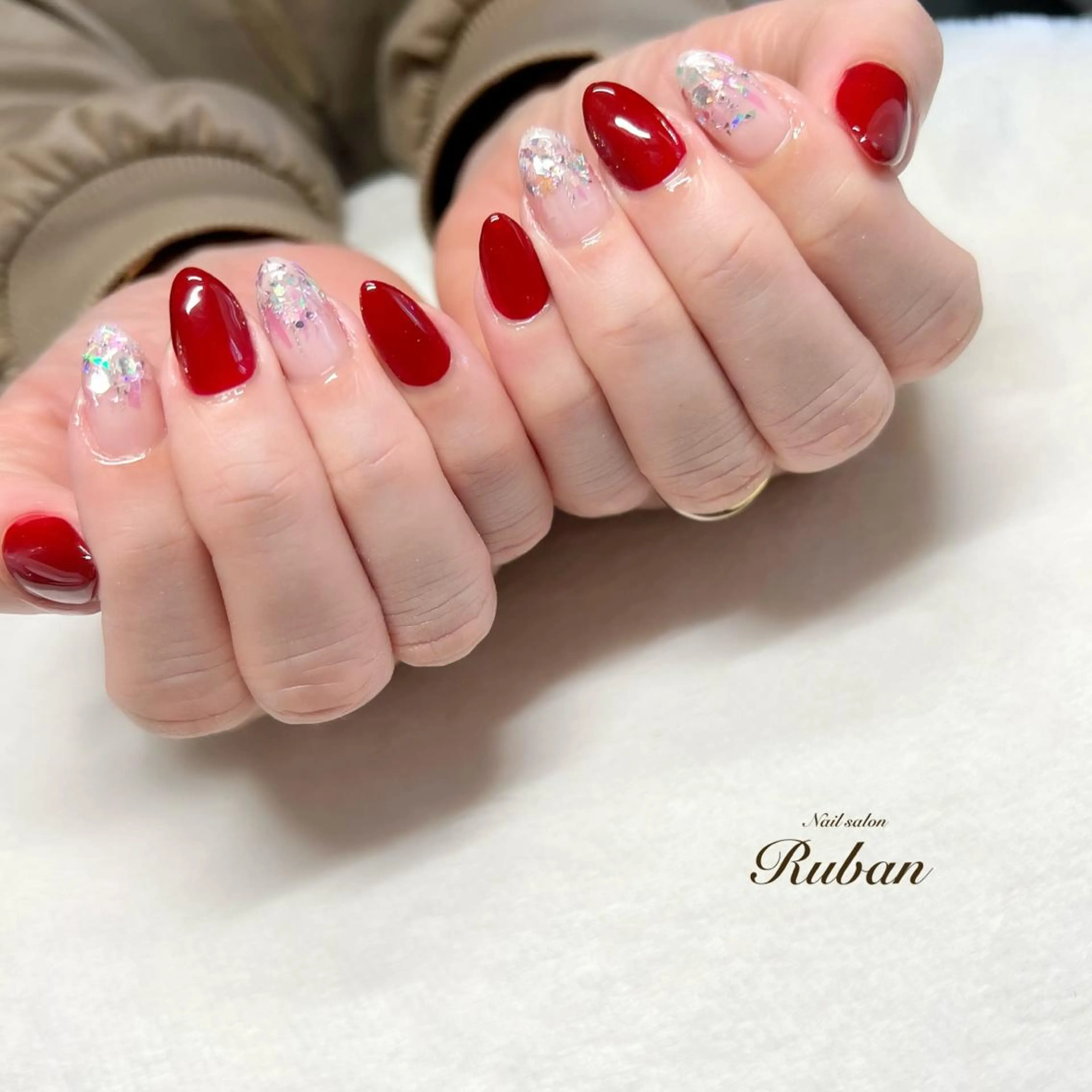 ネイル ボルドー グラデーション ホログラムネイル ピンク Nail salon Ruban所属・Nail salon Rubanのネイルデザイン
