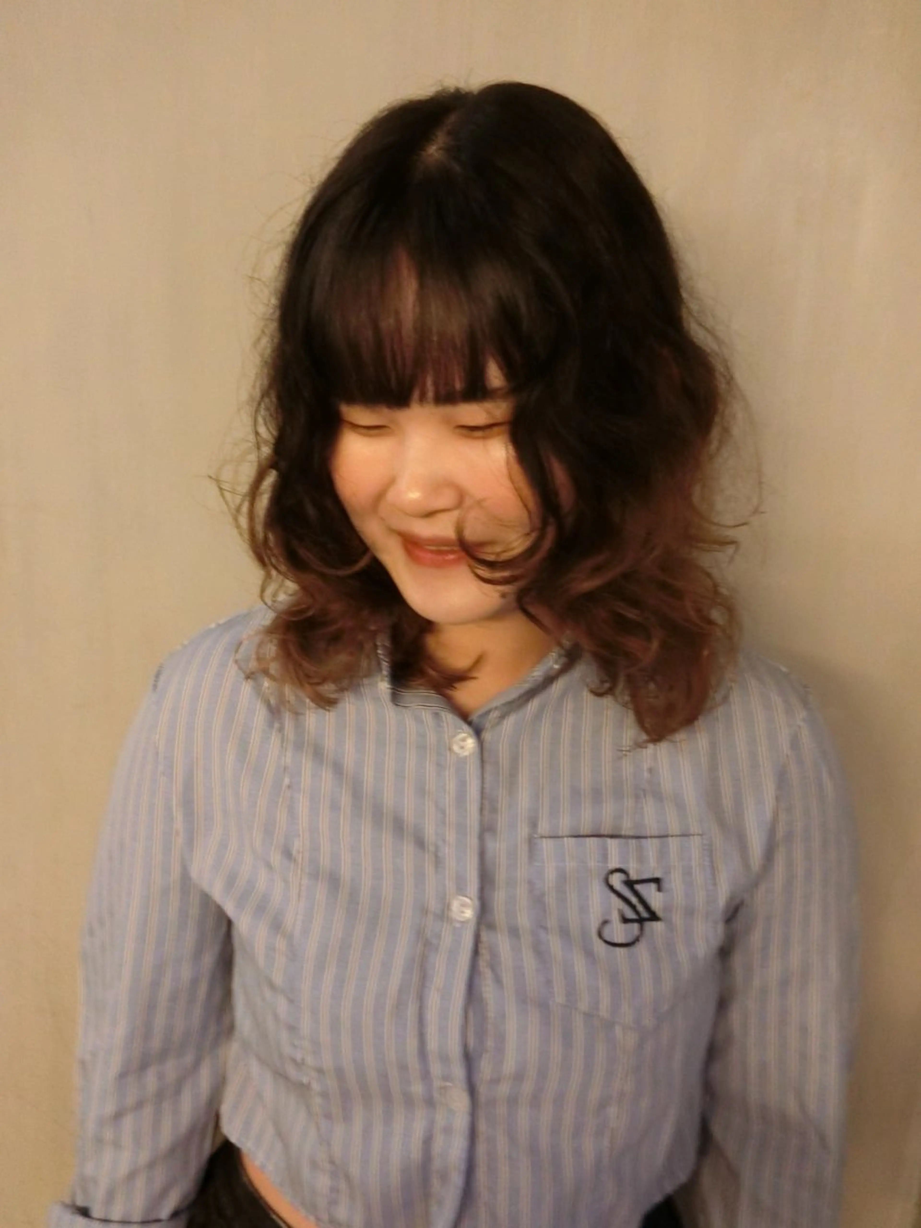 ミディアム ミディアムパーマ くせ毛 レイヤーカットモデル irohaのヘアスタイル