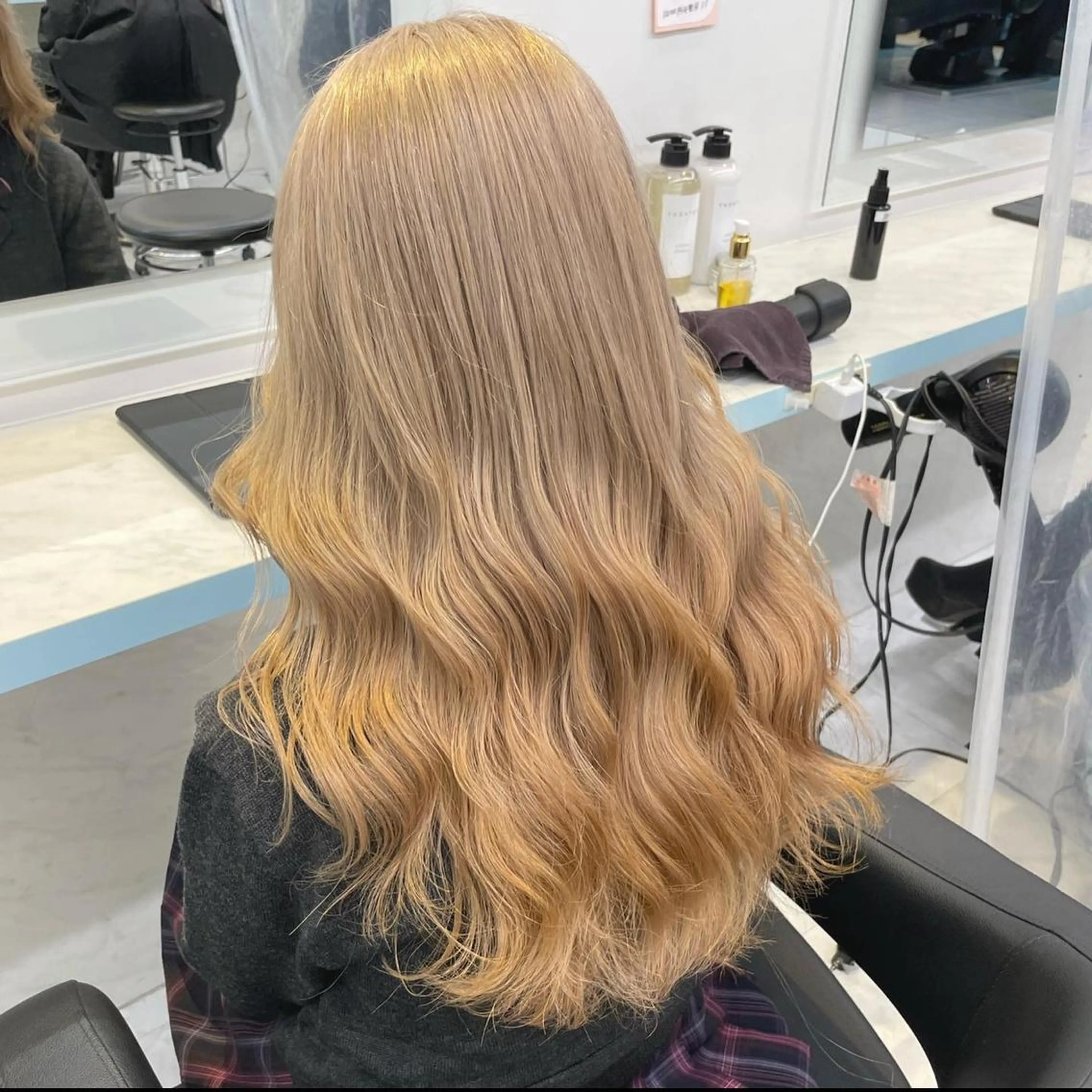 ロング 🫧うる艶トレンド 🫧透明感カラーのヘアスタイル