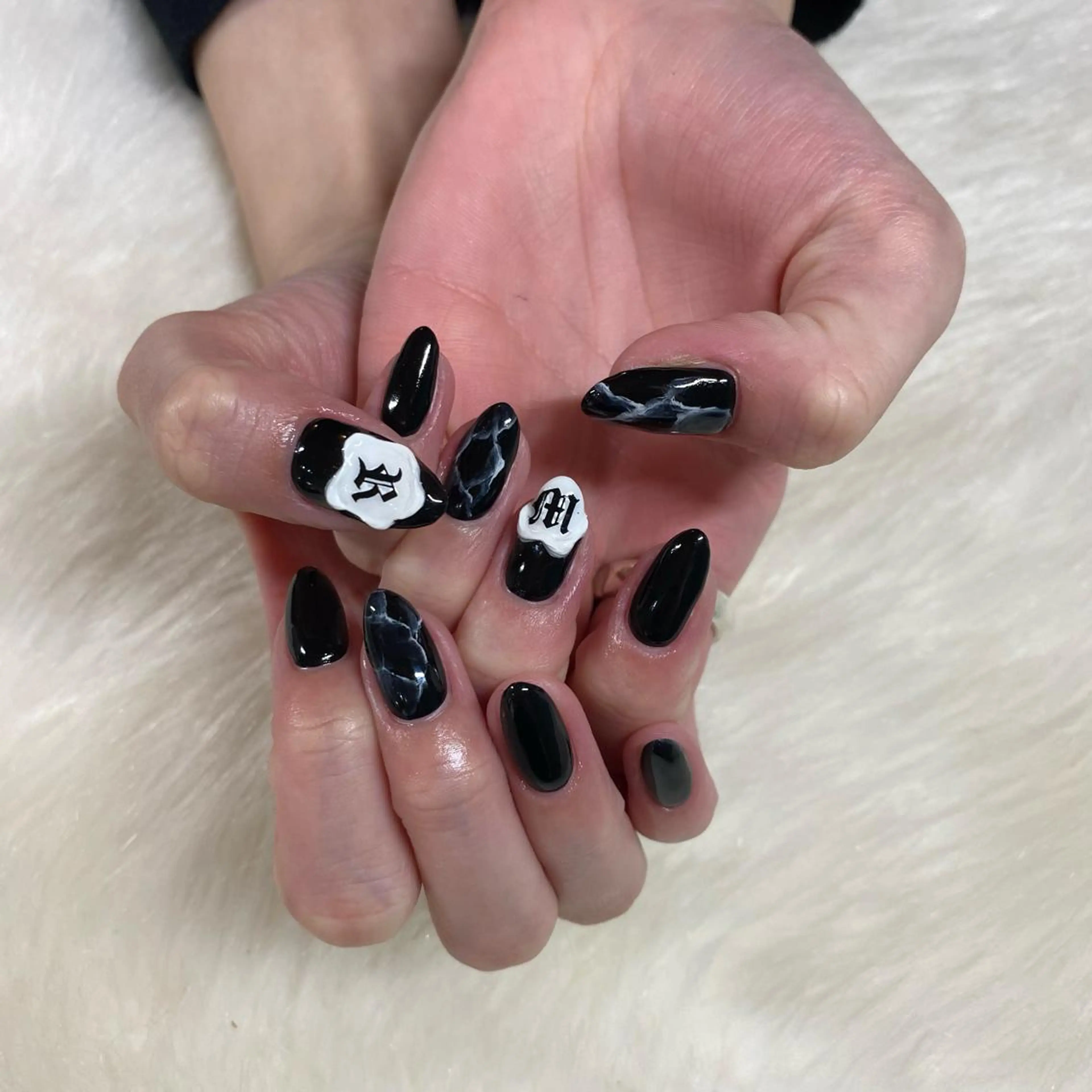 ネイル ハンドネイル Amber21.所属・Nagahama Akariのネイルデザイン