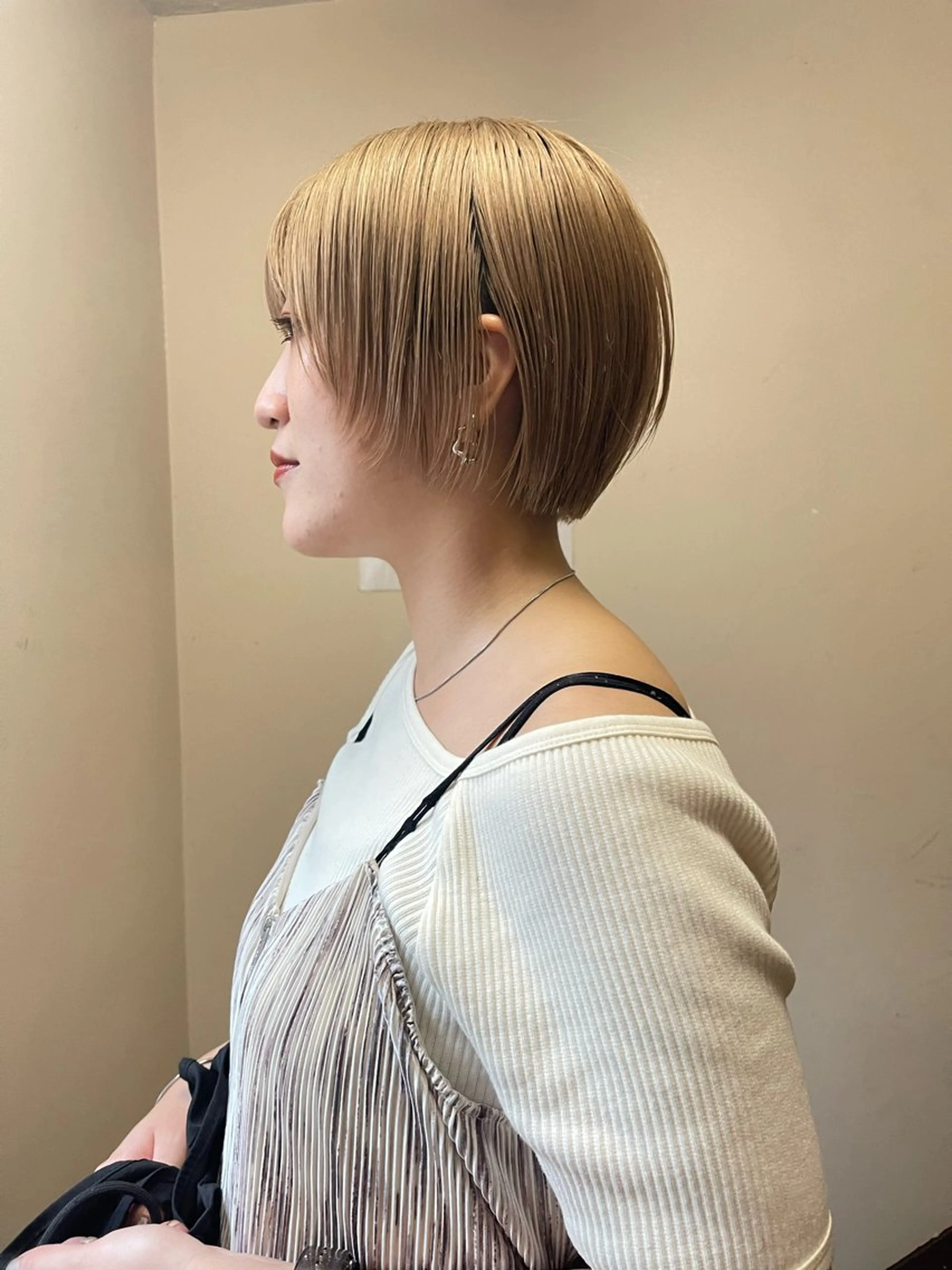 ショート カラー ボブ 顔周りカット ショートヘア カット ヘアカラー トリートメント ヘアセット 安部佑哉/ハイトーン /レイヤー/グランジのヘアスタイル