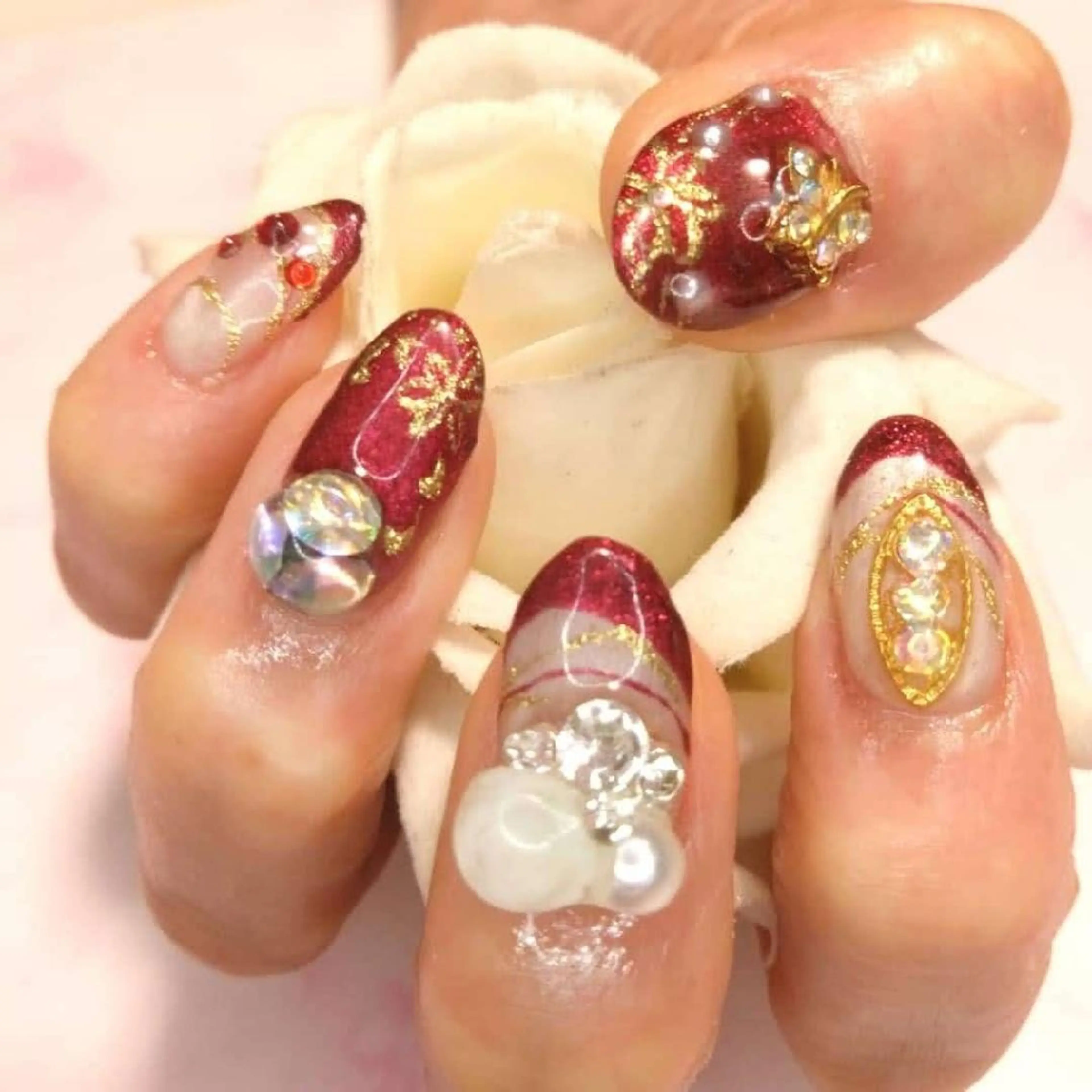 ネイル エステとネイル ローズコンフォートのネイルデザイン