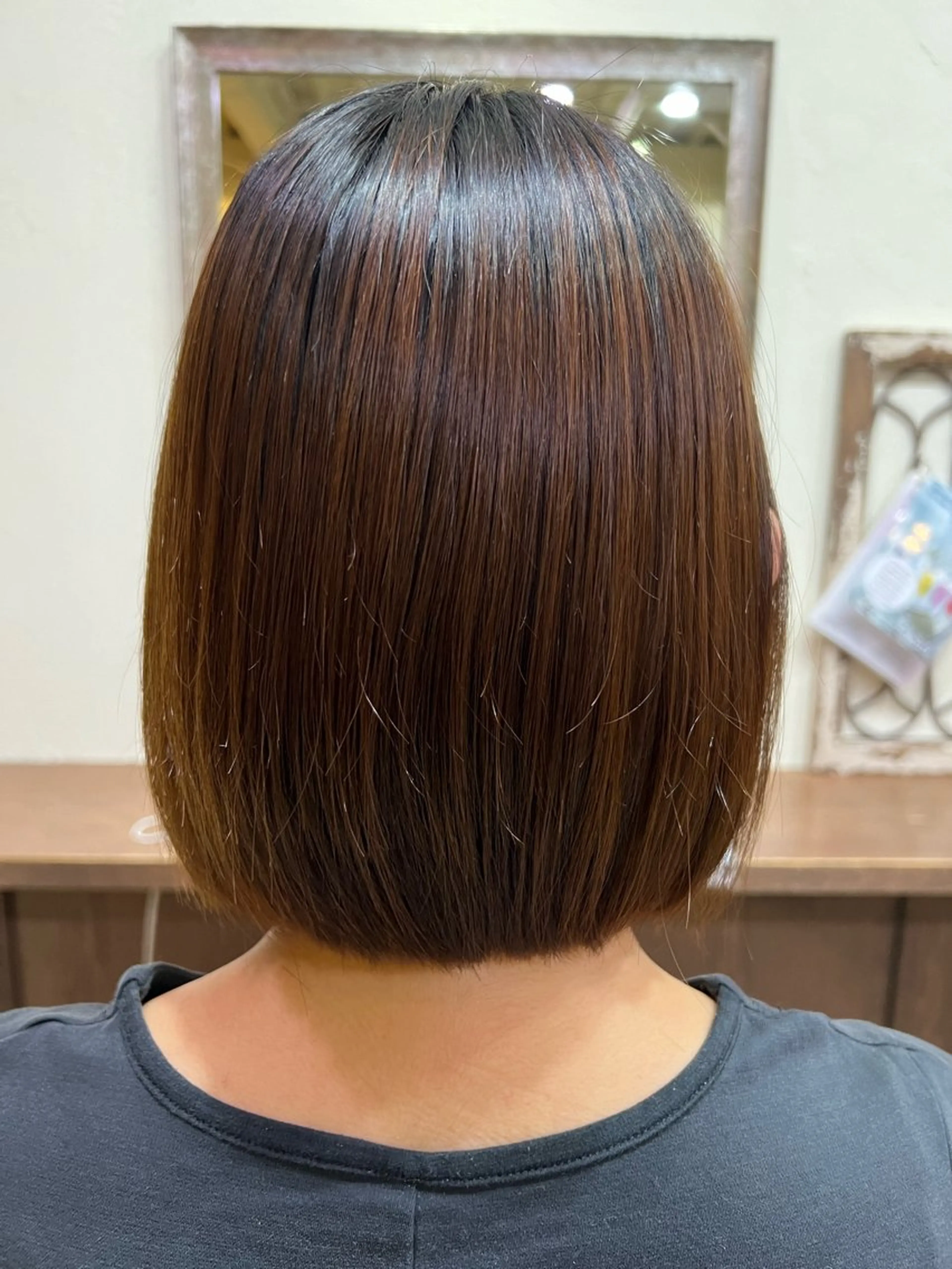 ミディアム ボブ カット 縮毛矯正 高橋 葵のヘアスタイル