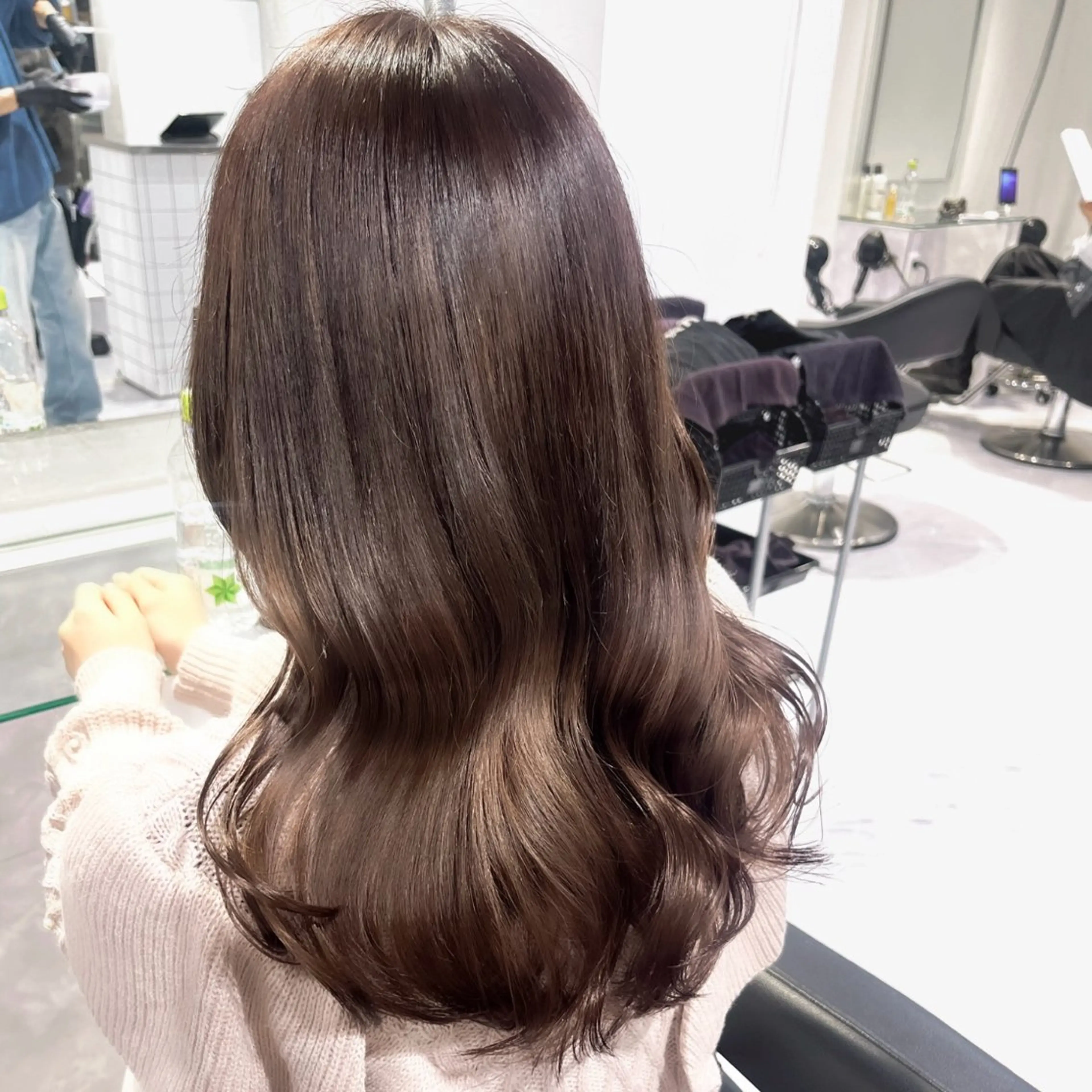 ロング カラー 🫧うる艶トレンド 🫧透明感カラーのヘアスタイル