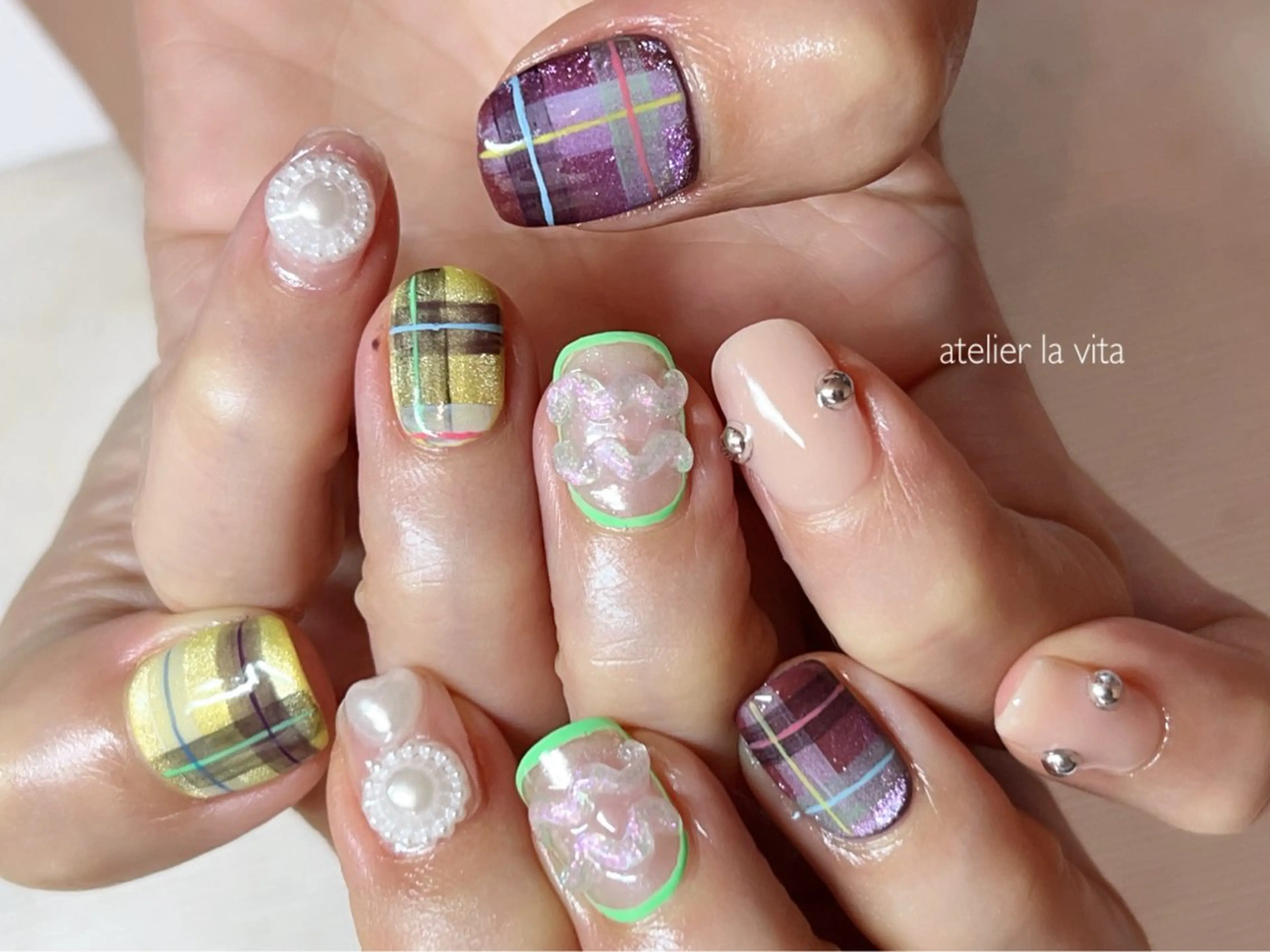 ネイル クリアネイル ジェルネイル ハート 氷ネイル・うるうるネイル マグネットネイル ハンドネイル atelier la vita所属・lavita. mimuraのネイルデザイン