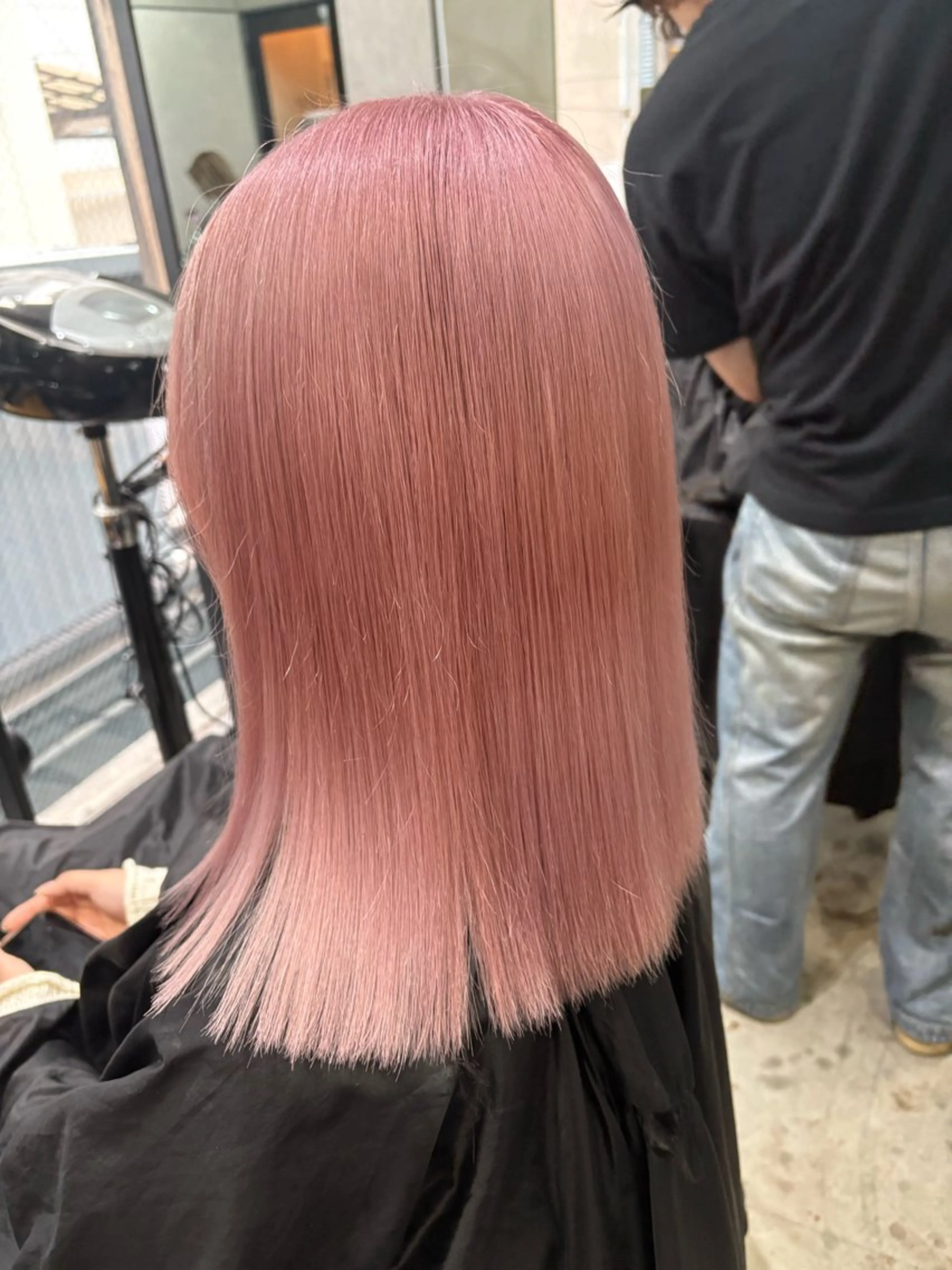 ミディアム ヘアカラー maya レイヤーカットのヘアスタイル