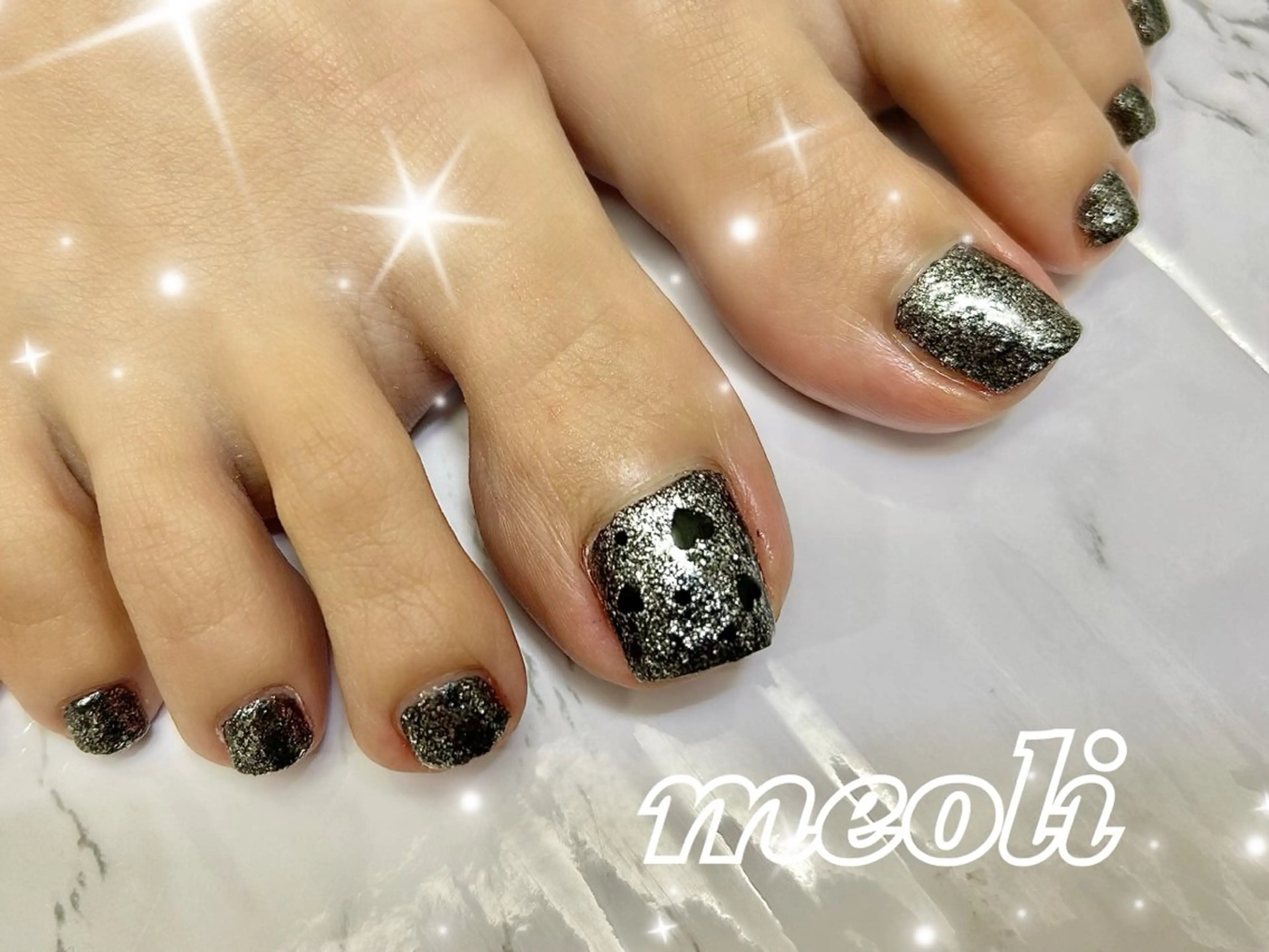 ネイル ハート ラメ(グリッター) ワンカラーネイル フットネイル nail salon meoli　アヤのネイルデザイン