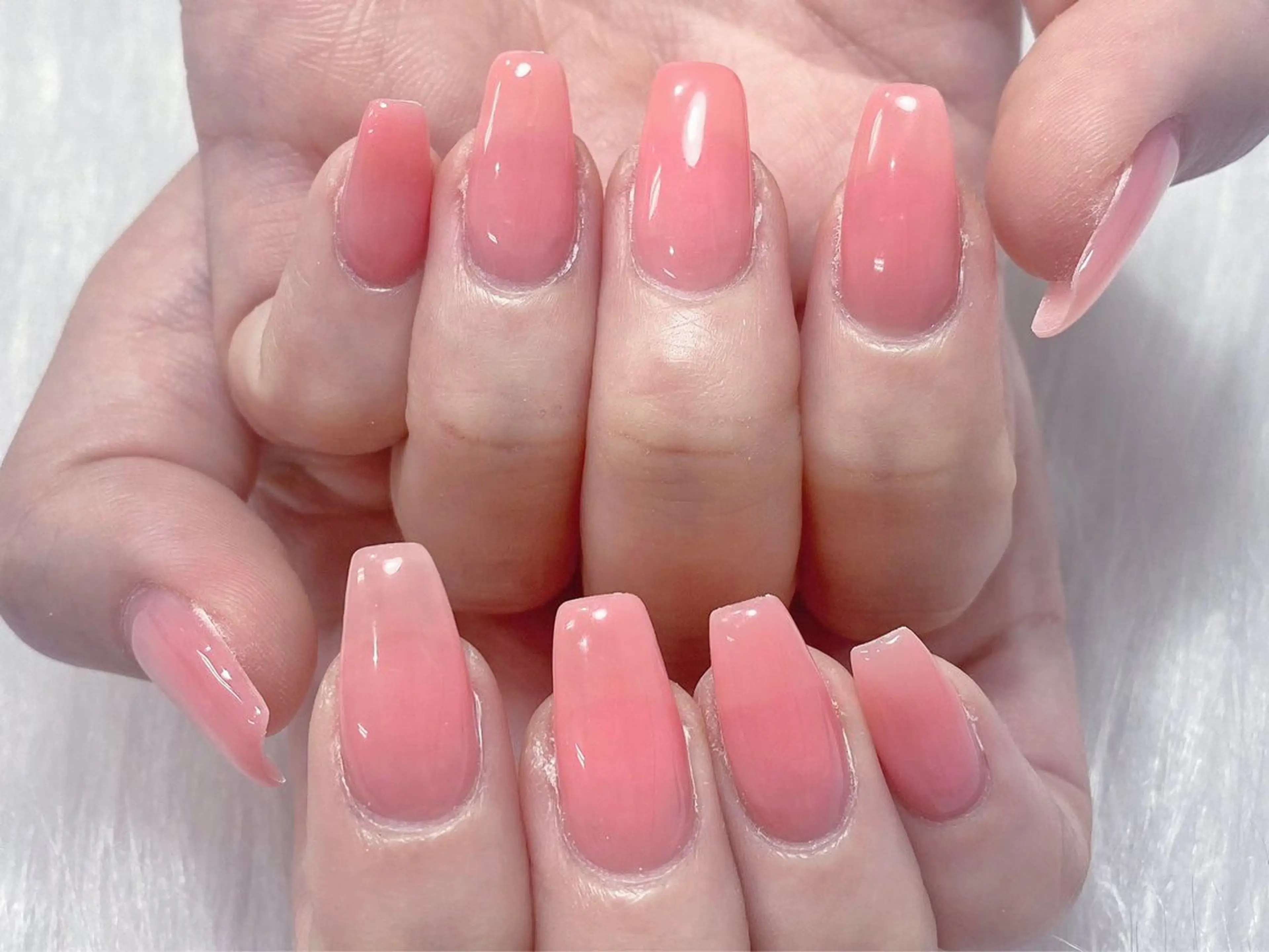 ネイル アートネイル オーロラネイル ガーリー キラキラネイル 韓国ネイル ハンドネイル ハンドケア DEMAIN- 🕊️のネイルデザイン