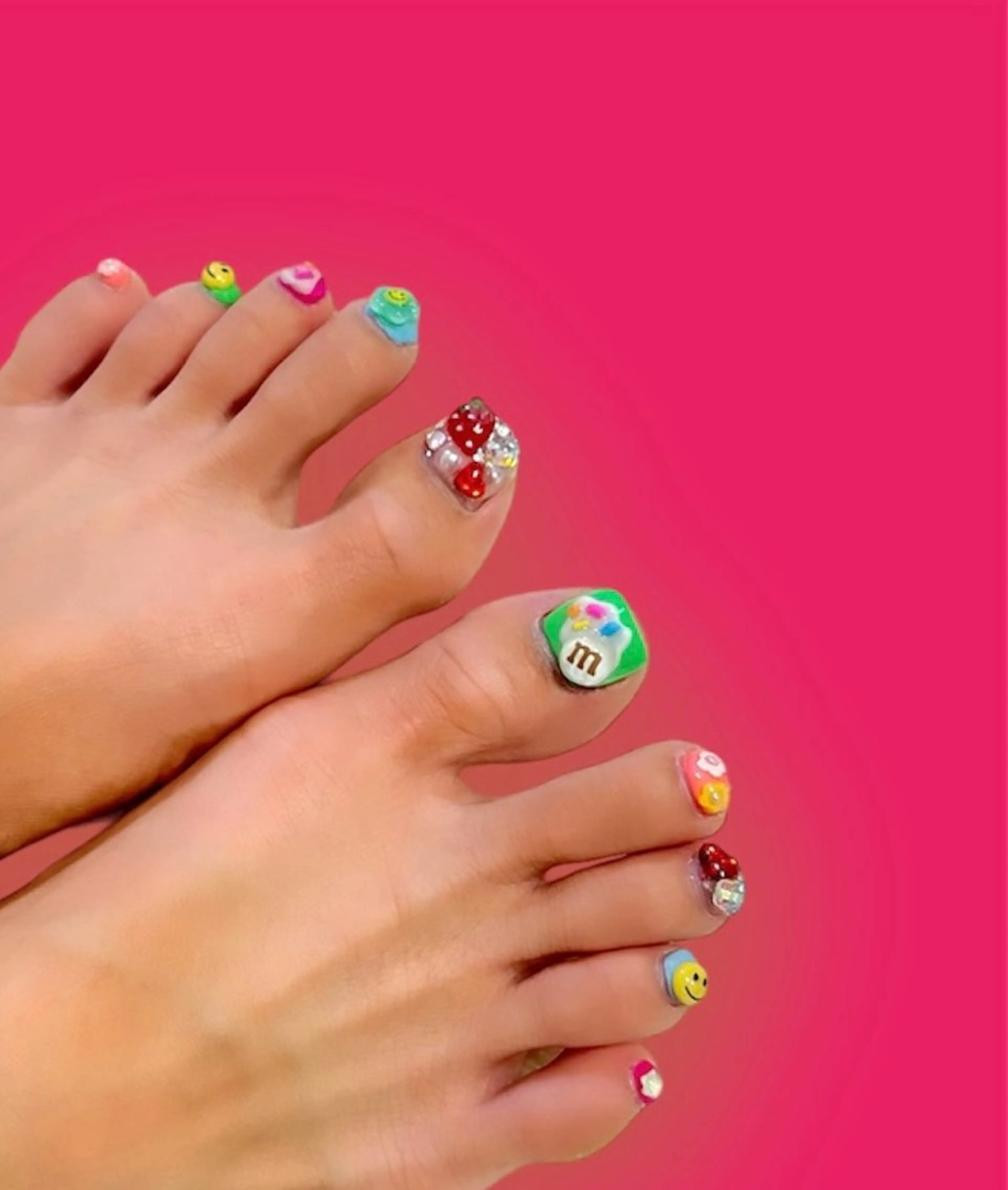 フットネイルパーツつけ放題🌈✨オフ無料の写真