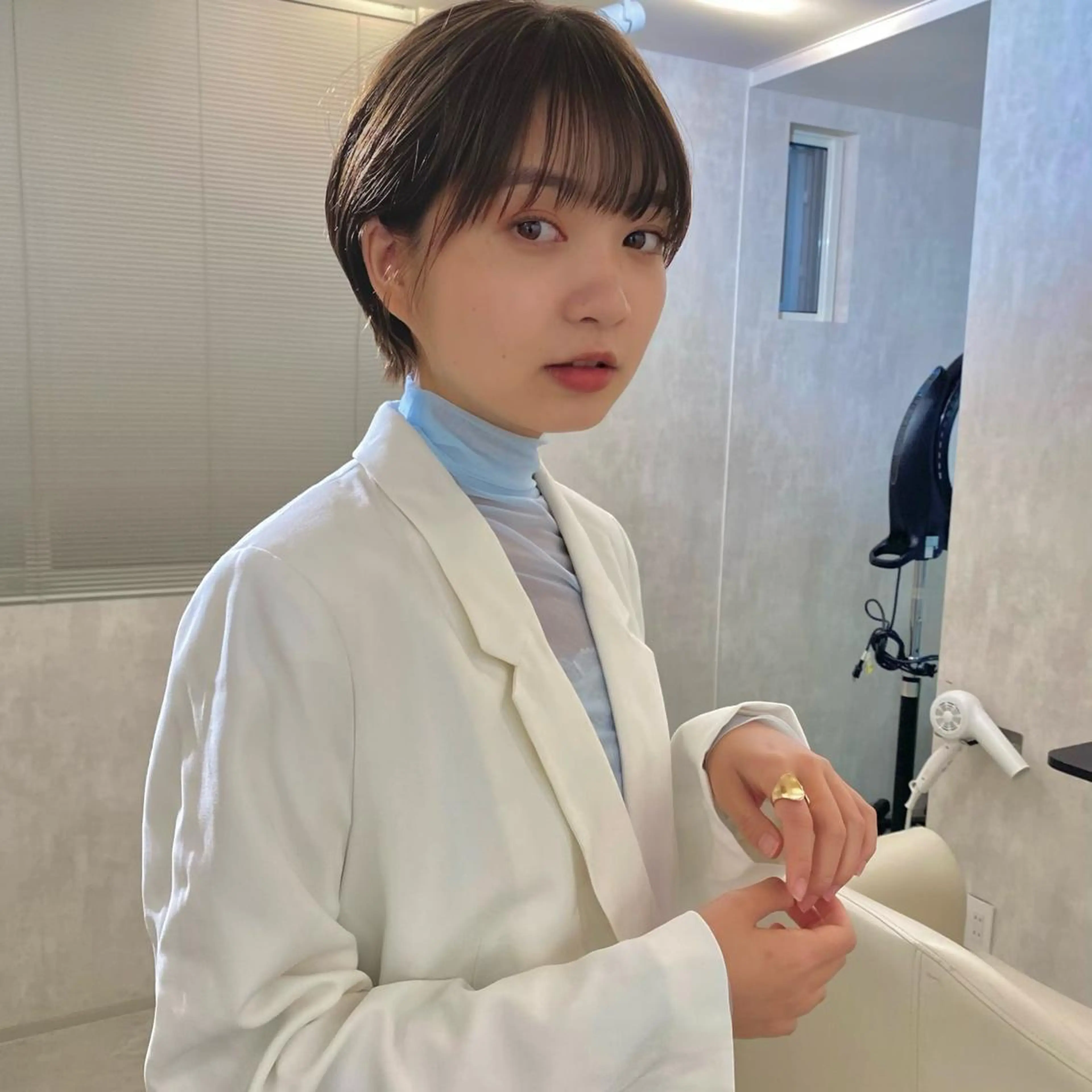 ショート カラー 透明感カラー グレージュ ショートヘア カット ヘアカラー トリートメント ボブ/縮毛矯正/ レイヤー/塚田のヘアスタイル