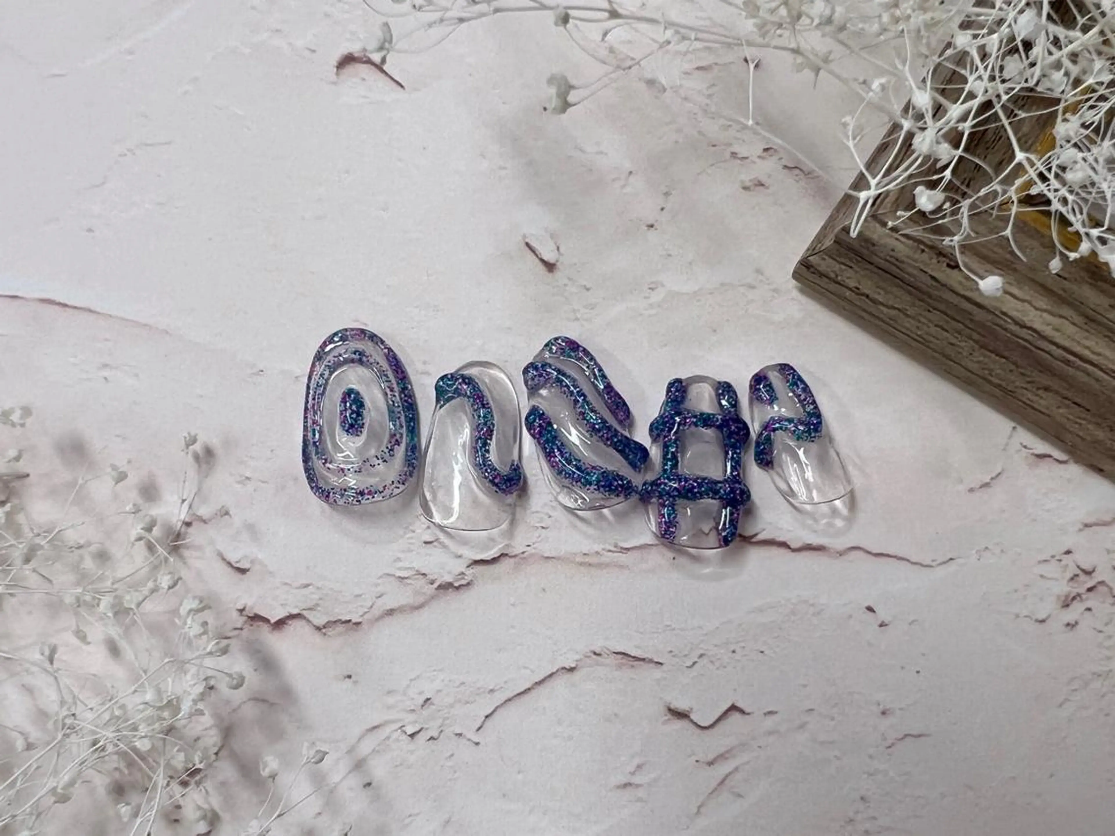 ミディアム ネイル ハンドネイル ネイルPetit Ribbonのネイルデザイン