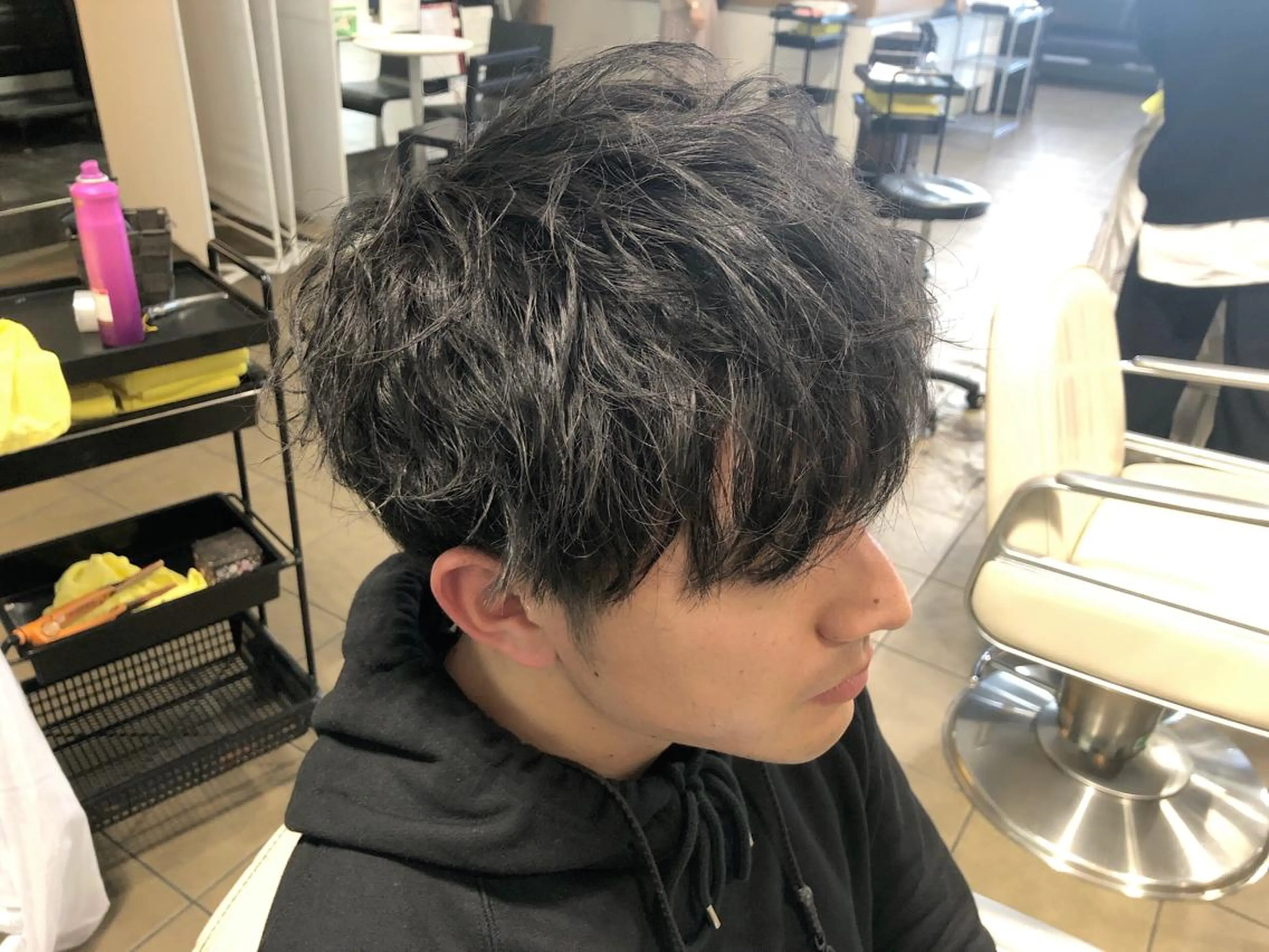 パーマ メンズ マッシュ メンズ レイヤー ウルフ 弓木啓輔のヘアスタイル