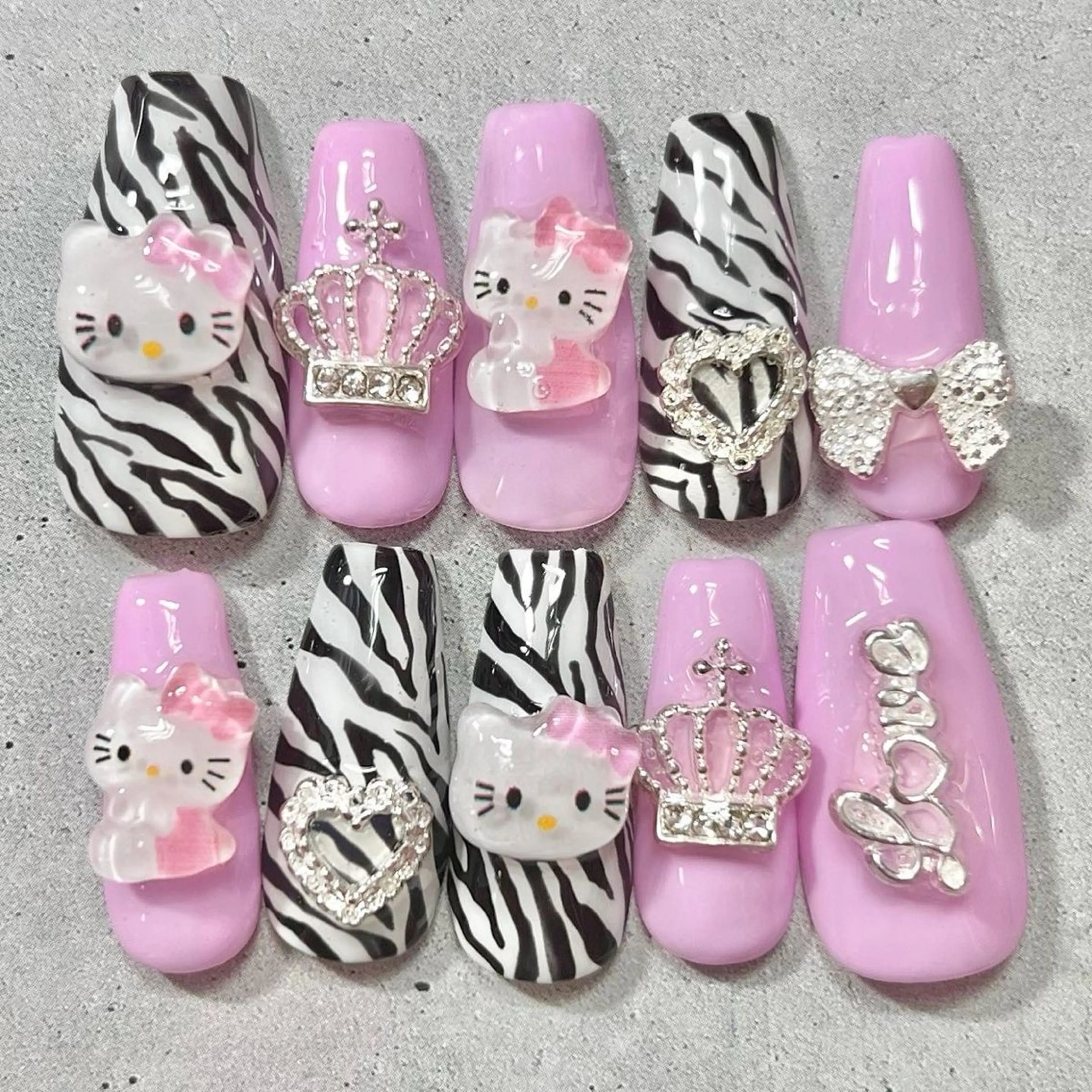 ネイル マグネットネイル ピンク ネイルチップ 冬ネイル Lee Nailsのネイルデザイン