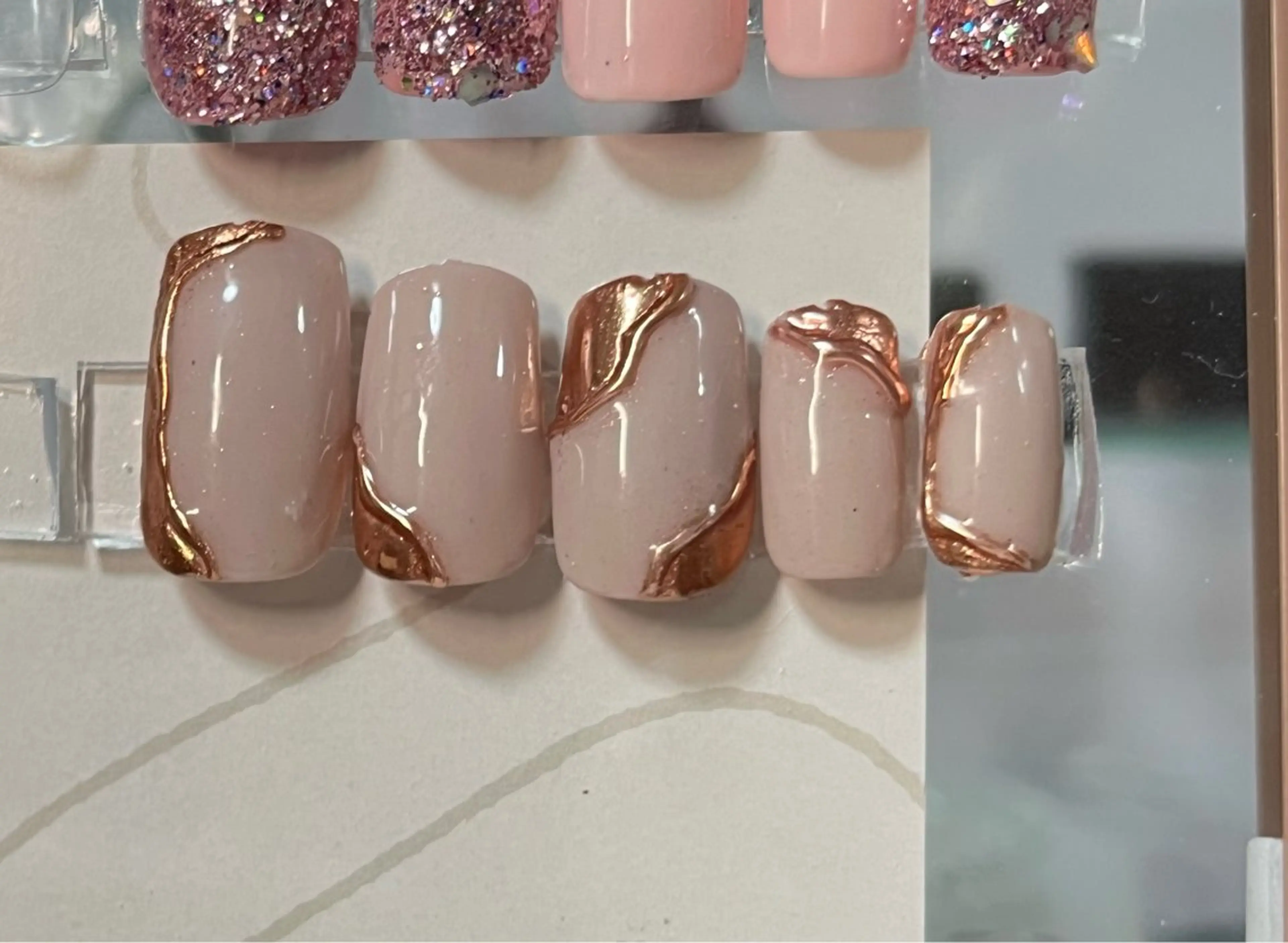 ネイル ミラーネイル hohomi .のネイルデザイン