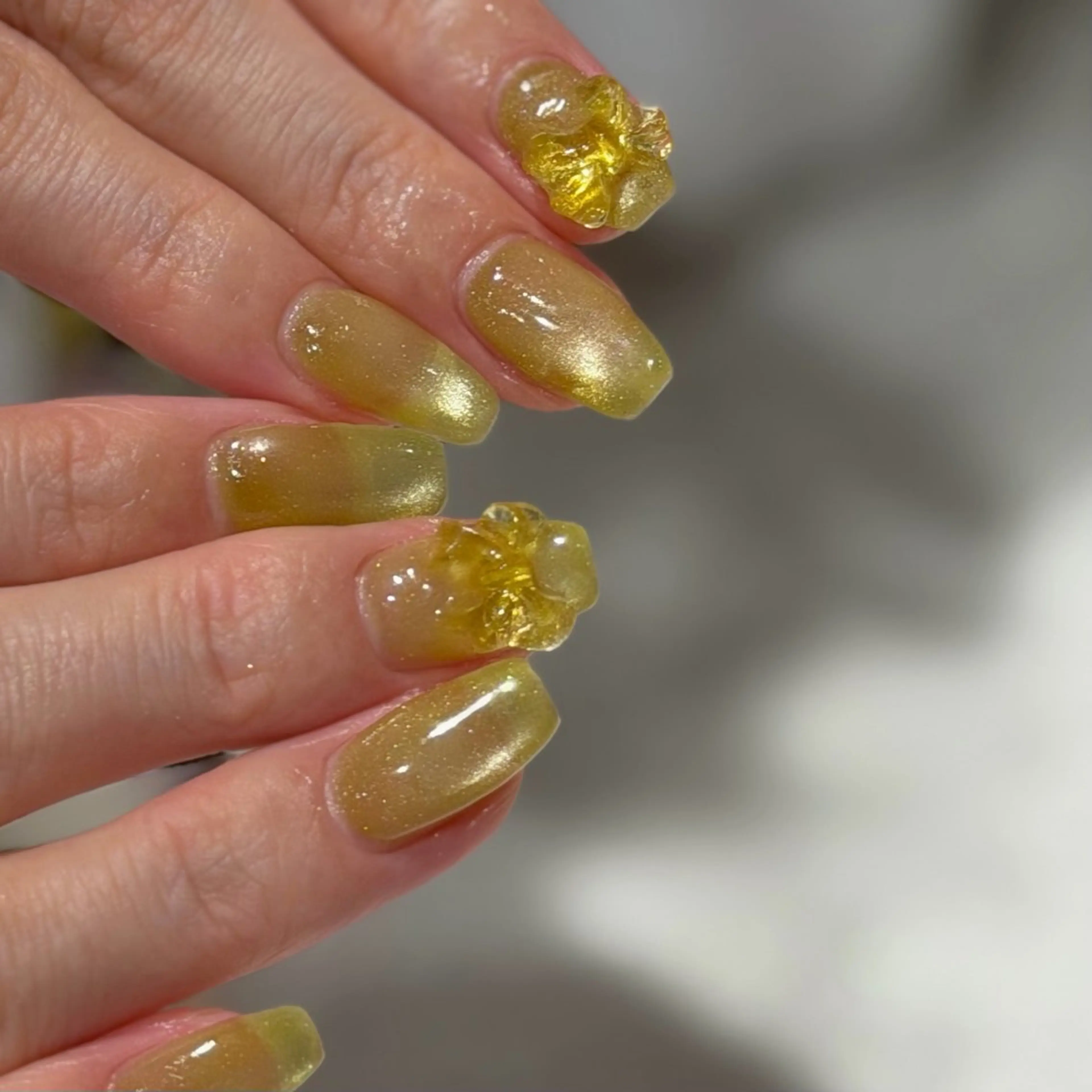 ネイル マグネットネイル nailsalon moe.所属・yume 大人ガーリーネイルのネイルデザイン