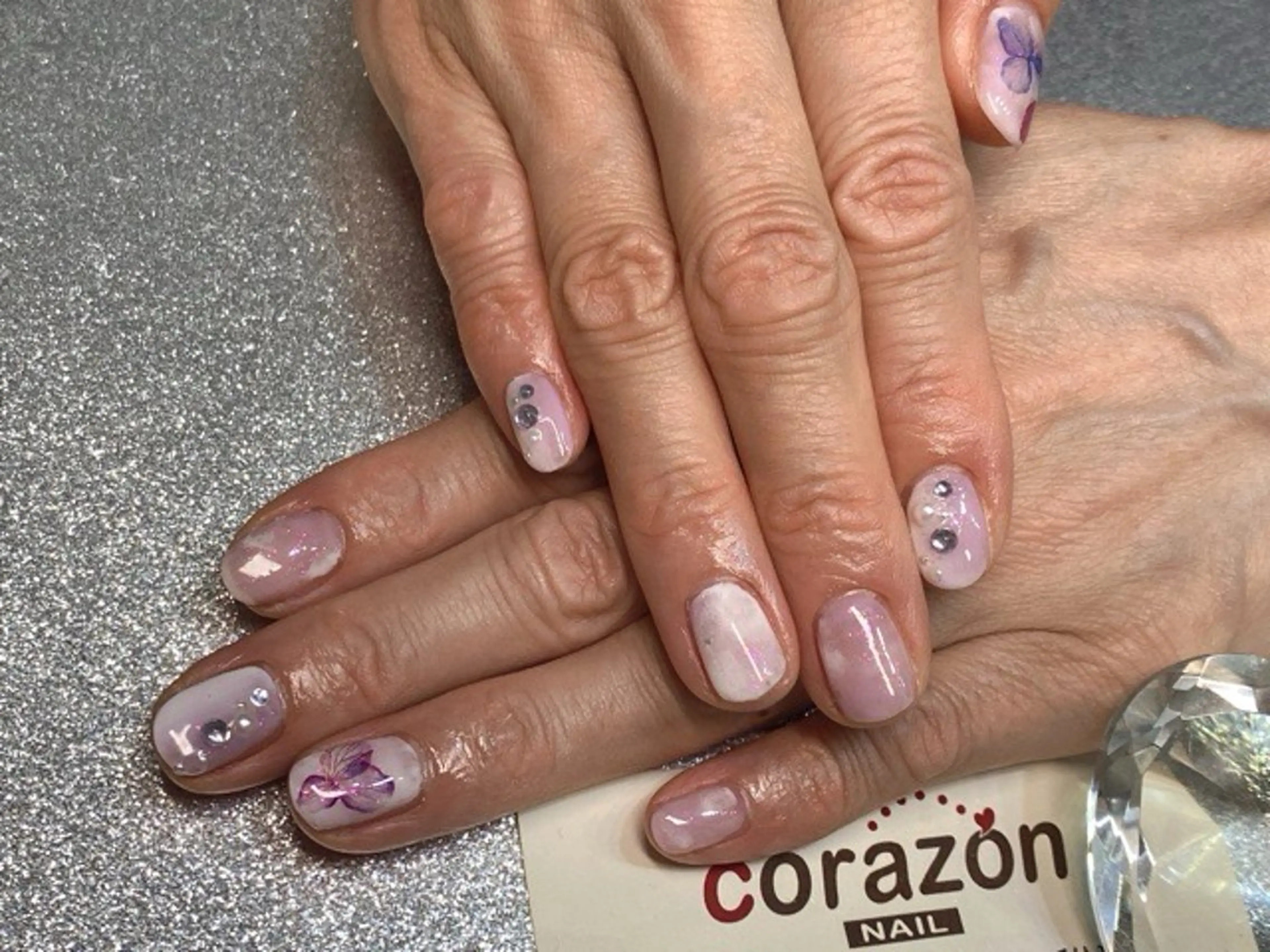 ネイル アートネイル ジェルネイル グラデーション ニュアンスネイル corazon所属・ネイリスト aicoのネイルデザイン