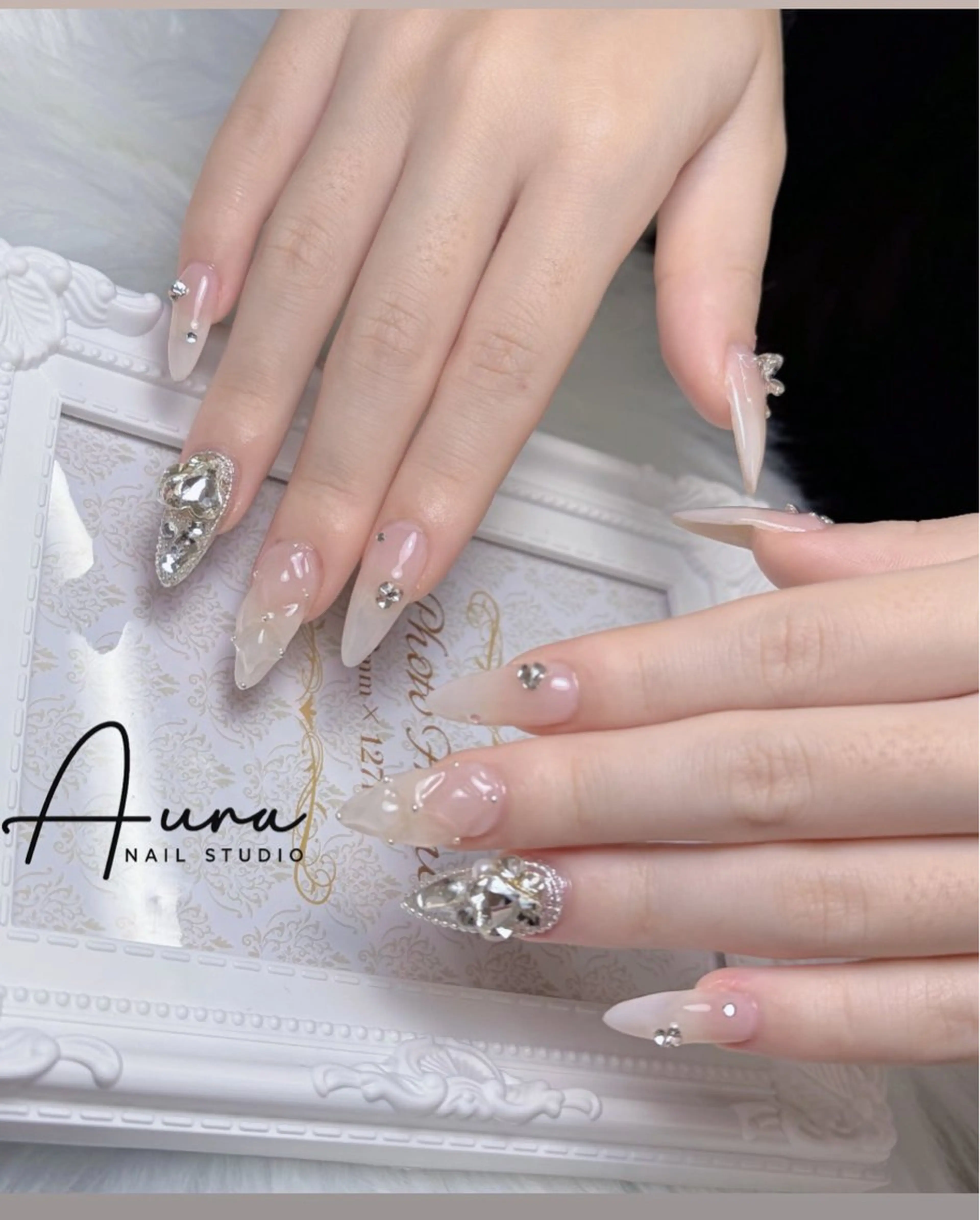ネイル Aura Nail Maiのネイルデザイン